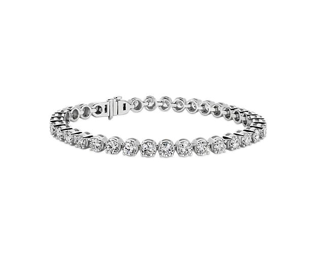 Brilliance defined, this tennis bracelet features brilliant cut round lab-grown diamonds set in a four-prong straight line bracelet of 14k white gold.