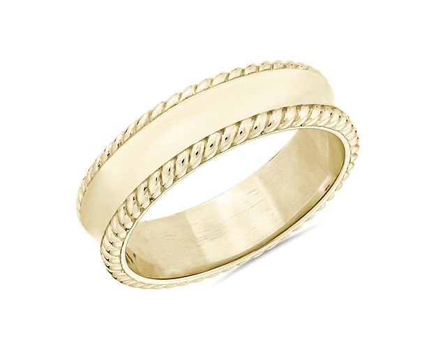 Capture eternal romance with this simple and sophisticated band crafted from lustrous 18k yellow gold. The edge features a twisted rope texture that gives it eye-catching detail.
