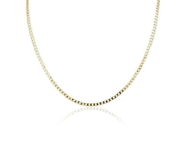 Made for the golden days ahead, this 14k yellow gold 18" curb chain is designed with chunky links that make a bold statement of style you won't want to leave home without.