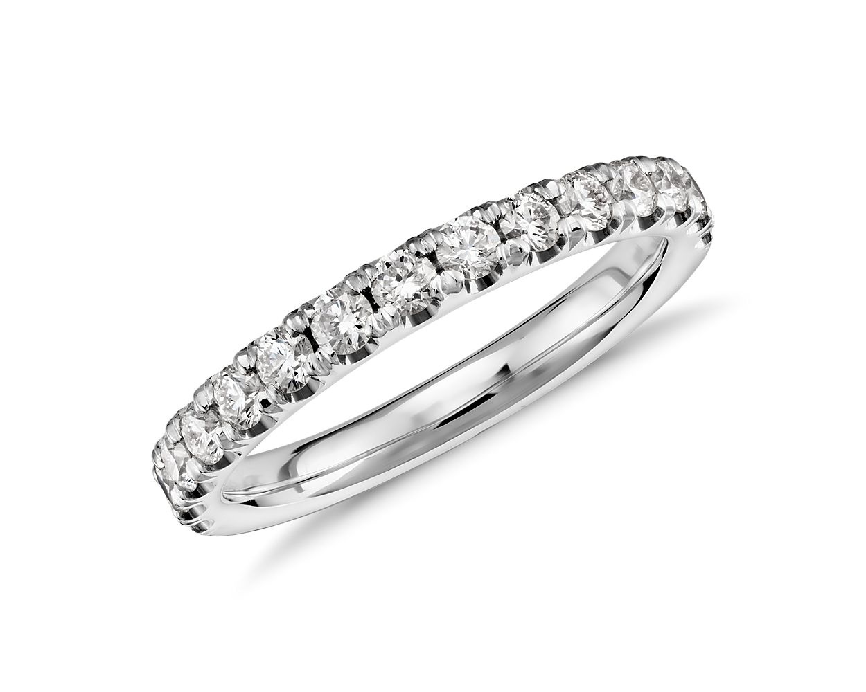 ARI | Scalloped Pavé Round-Brilliant Diamond Ring in White Gold