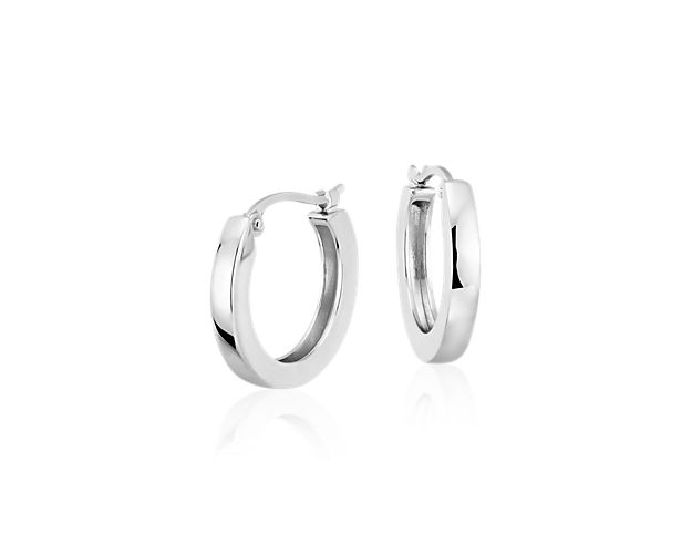 Timeless and stylishly versatile, these classic hoop earrings are crafted from platinum and feature an easy latch backing.