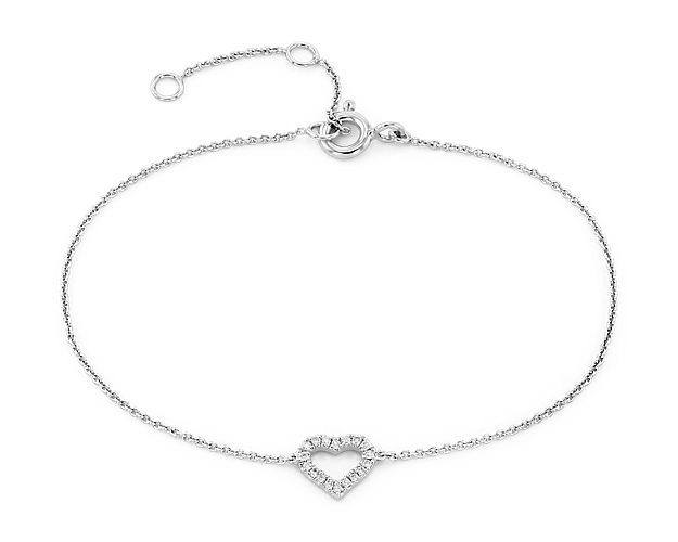 Ideal for any occasions, this mini 14k white gold bracelet add a sweet and wearable touch to your look. For added versatility, this bracelet can be adjusted in length.