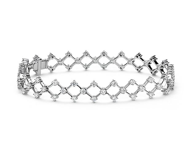 Elevate your style with the elegance of this diamond bracelet, from the Blue Nile Studio Galaxy collection, framed in 18k white gold.