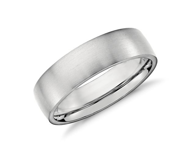 Modern in appeal and premium in weight, this platinum wedding band features a contemporary low dome silhouette and rounded interior for comfortable everyday wear.