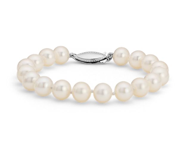 Complement her freshwater pearl strand with this matching 6.5" freshwater cultured pearl bracelet enhanced with a secure 14k white gold safety clasp.