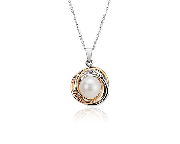 Intertwining rings of 14k white gold, 14k yellow gold and 14k rose gold encircle a single cultured freshwater cultured pearl to form a gorgeous love knot pendant. This piece comes coupled with a 14k white gold chain for a look that's nuanced and refined.
