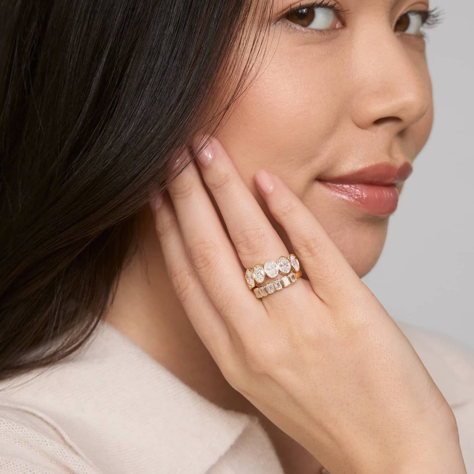 Seven Stone Bezel Anniversary Ring With 1 CTW Emerald Cut Diamonds in 14K Yellow Gold (4.1mm)