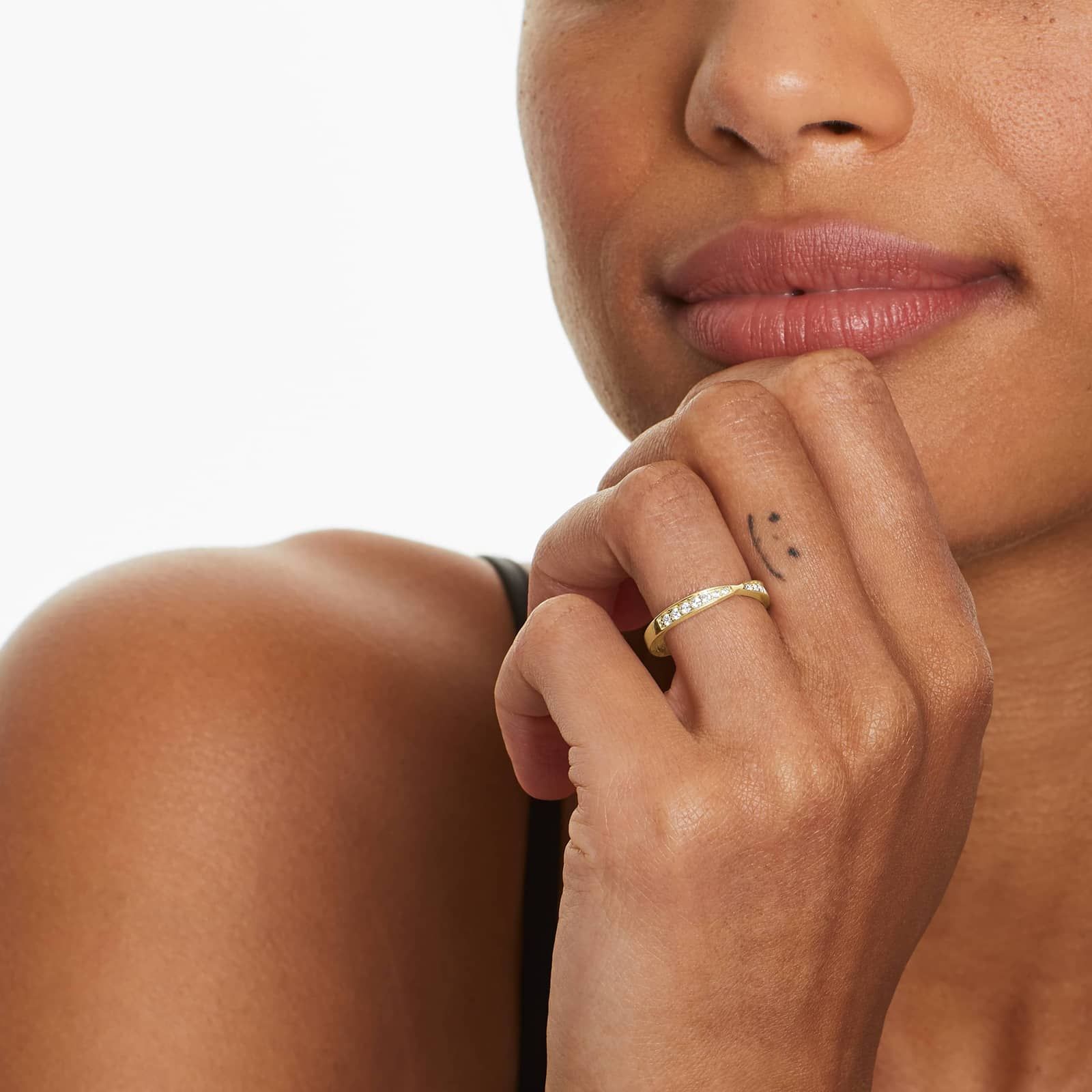 Tapered Pavé Diamond Wedding Ring In 14K Yellow Gold (2.00mm)