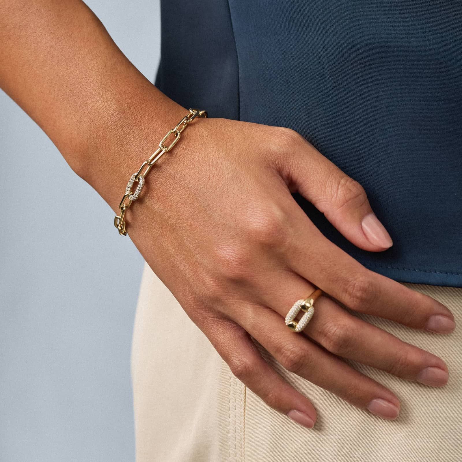 Ellipse Bracelet in 14K Yellow Gold with Diamonds