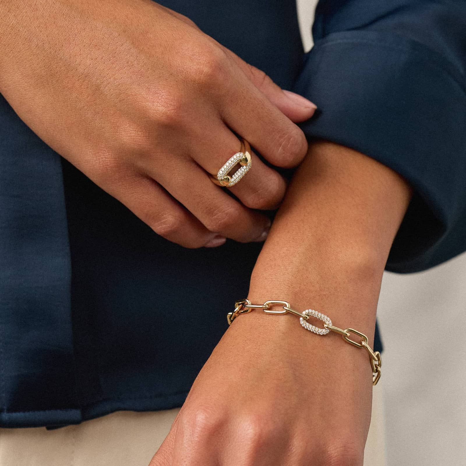 Ellipse Bracelet in 14K Yellow Gold with Diamonds