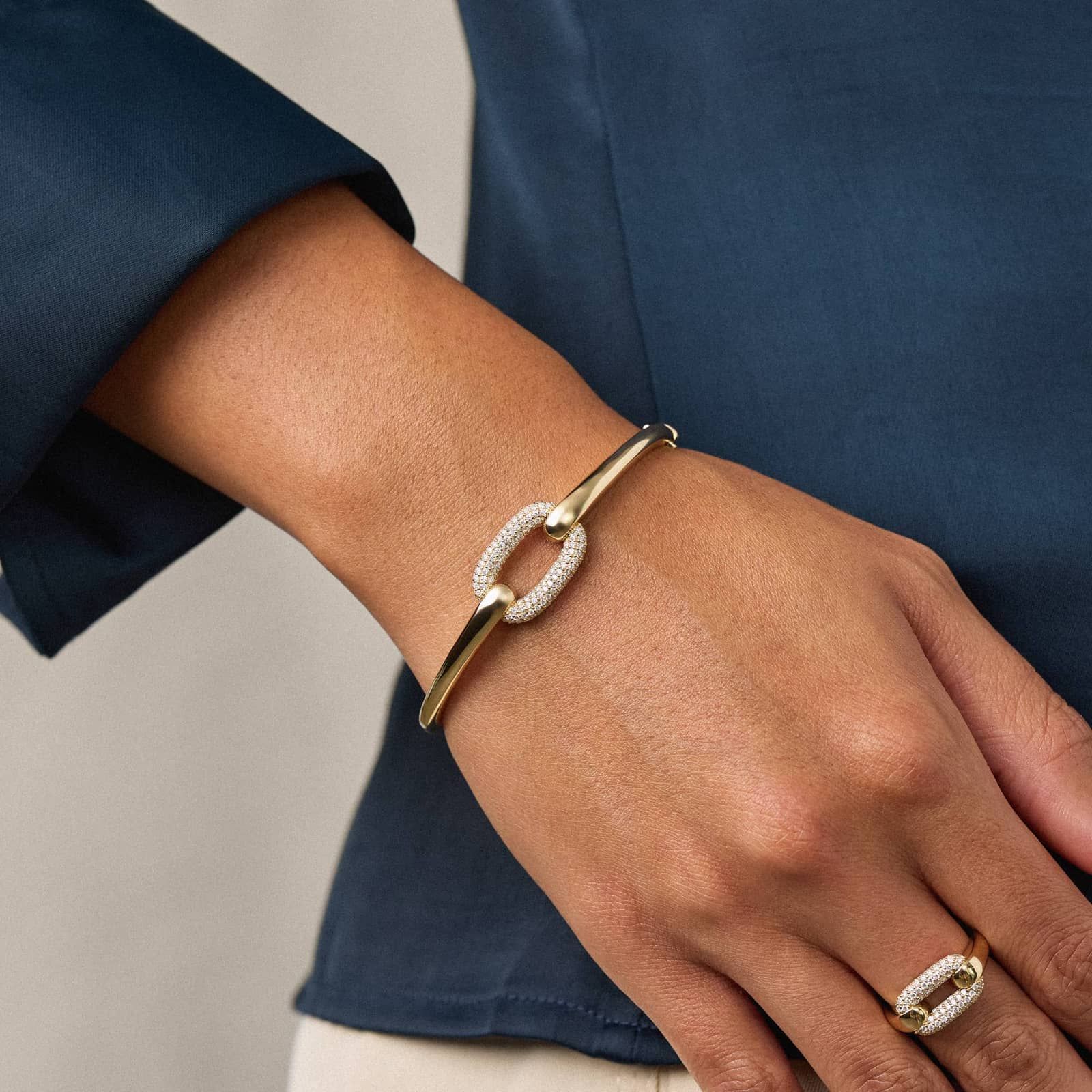 Ellipse Bangle in 14K Yellow Gold with Diamonds