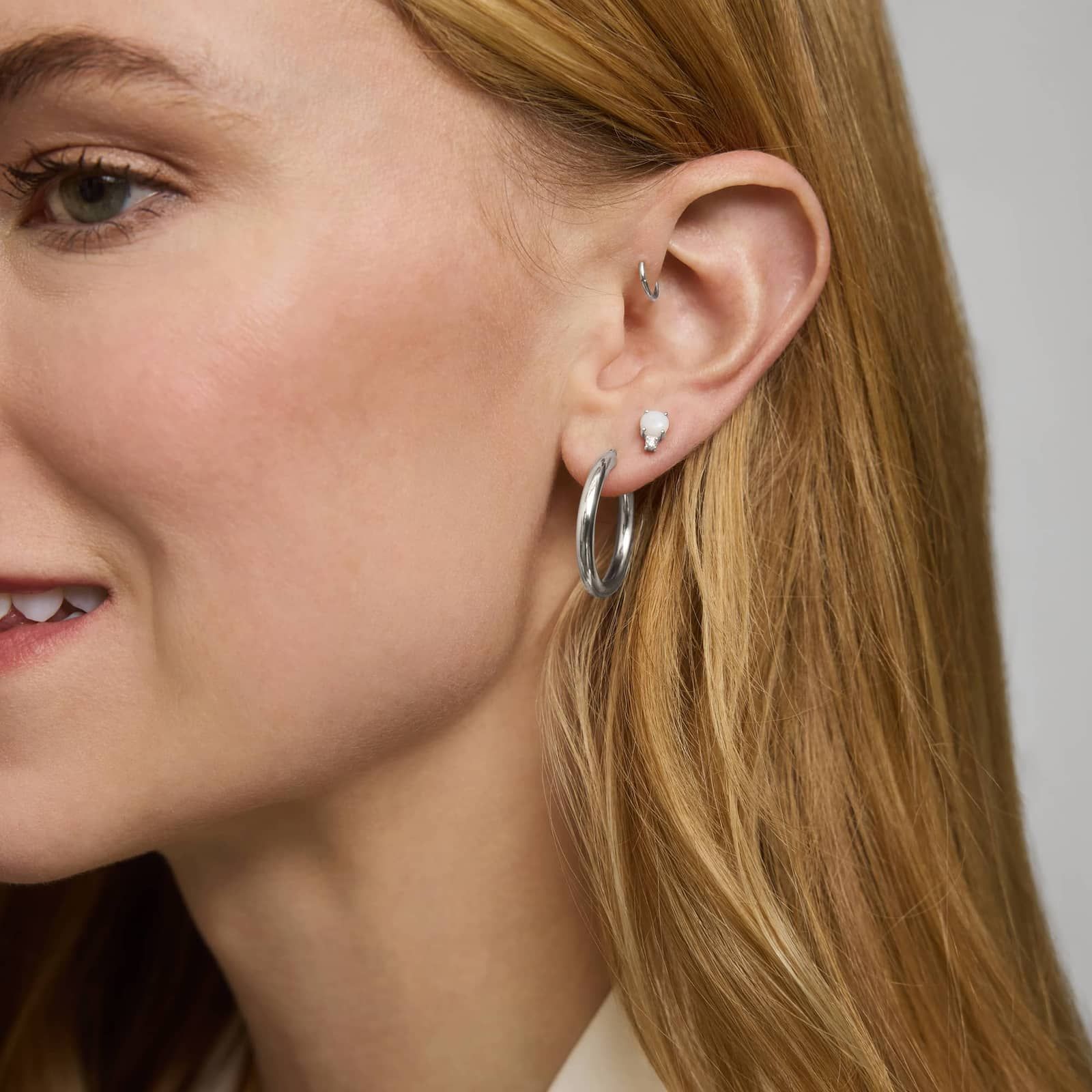 Tube Hoop Earrings (3x25mm) in 14K White Gold