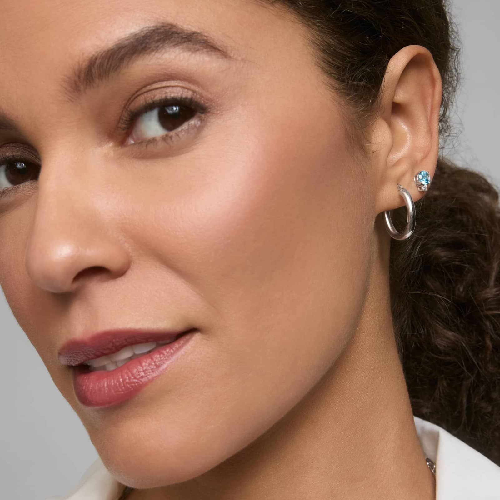 Tube Hoop Earrings (3x30mm) in 14K White Gold