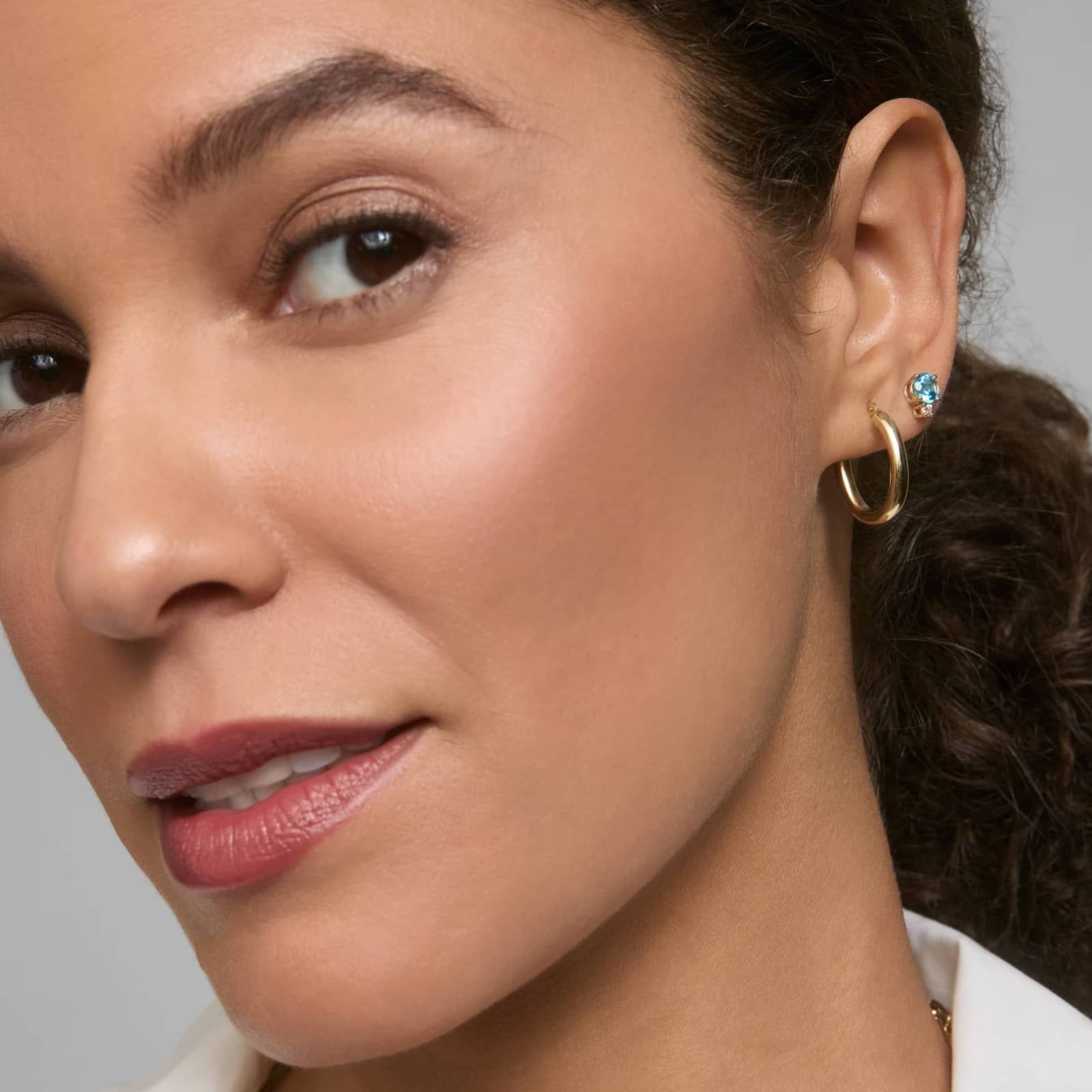 Tube Hoop Earrings (3x30mm) in 14K Yellow Gold