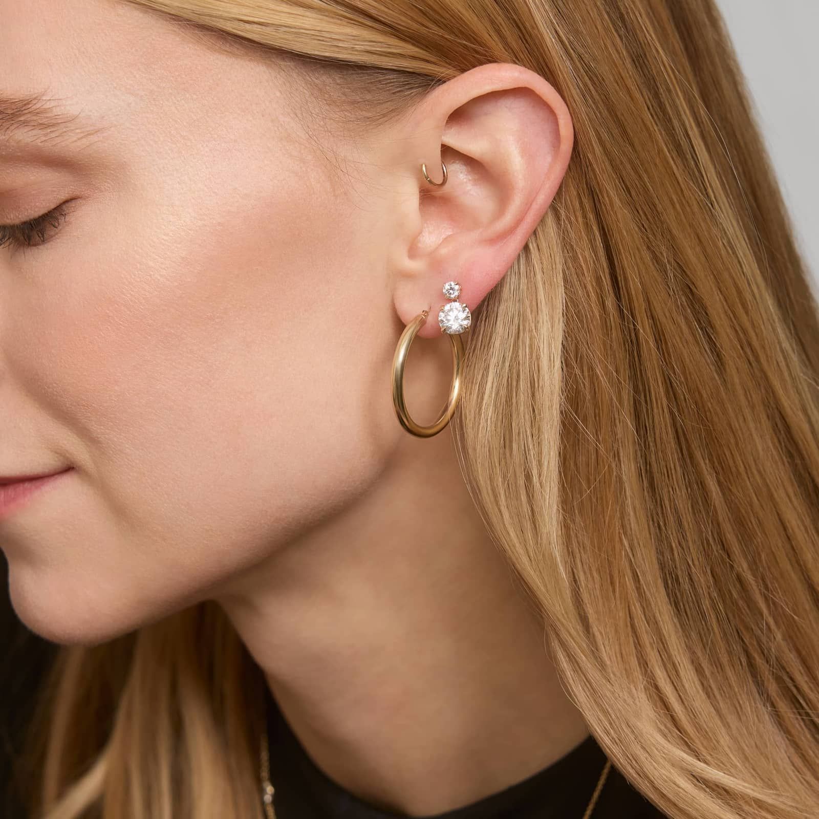 Oval Hoop Earrings (3x18mm) in 14K Yellow Gold