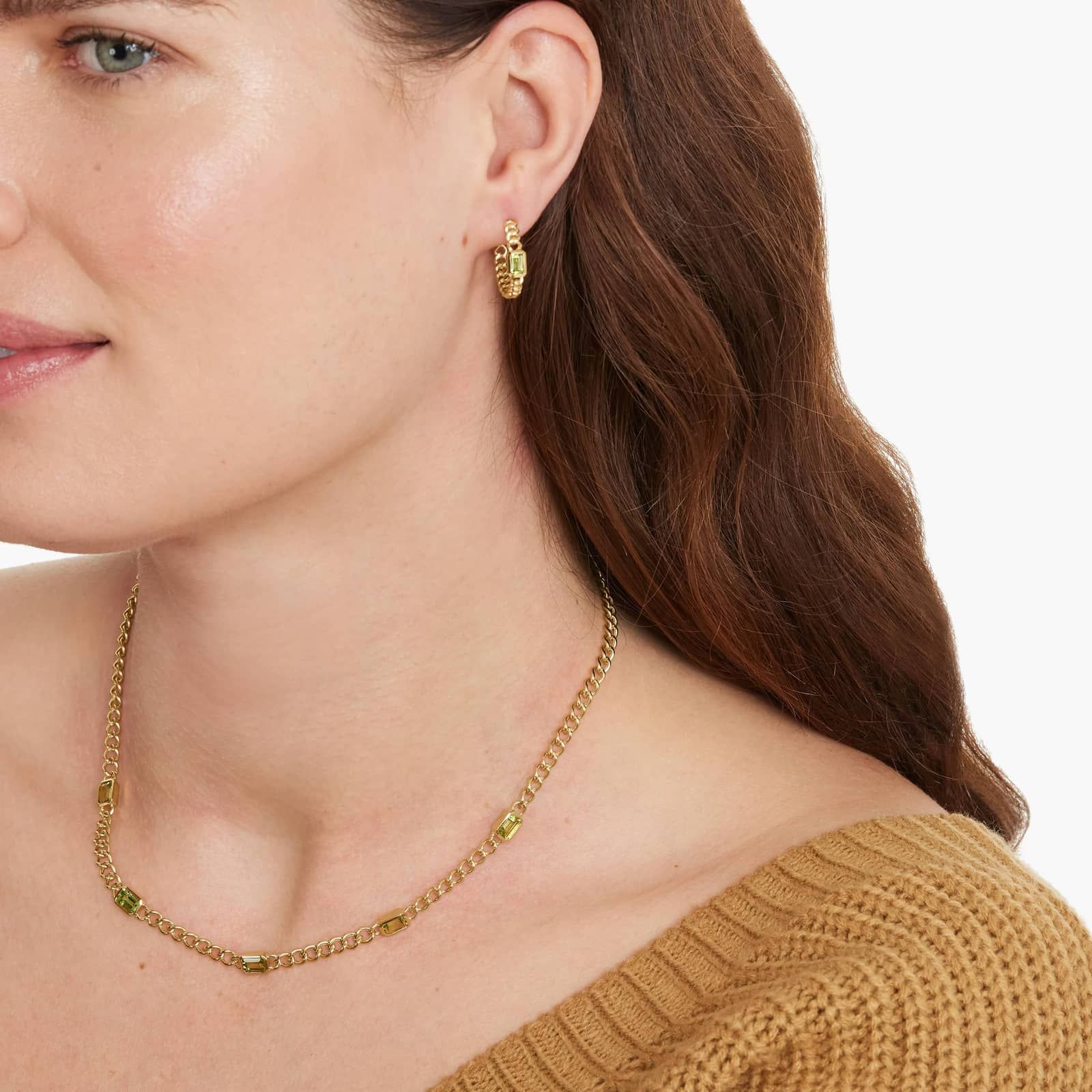 Radiant Reflections Peridot Curb Chain Hoop Earrings In 14K Yellow Gold