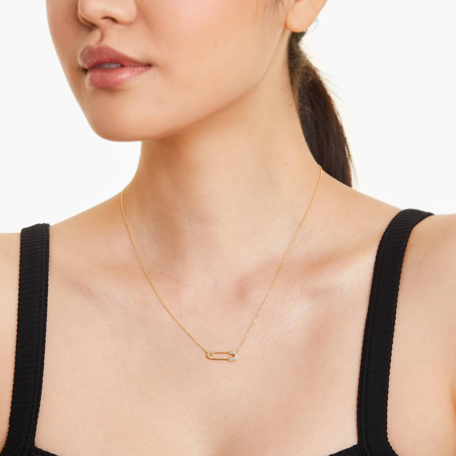 Diamond Pin Necklace In 14K Yellow Gold