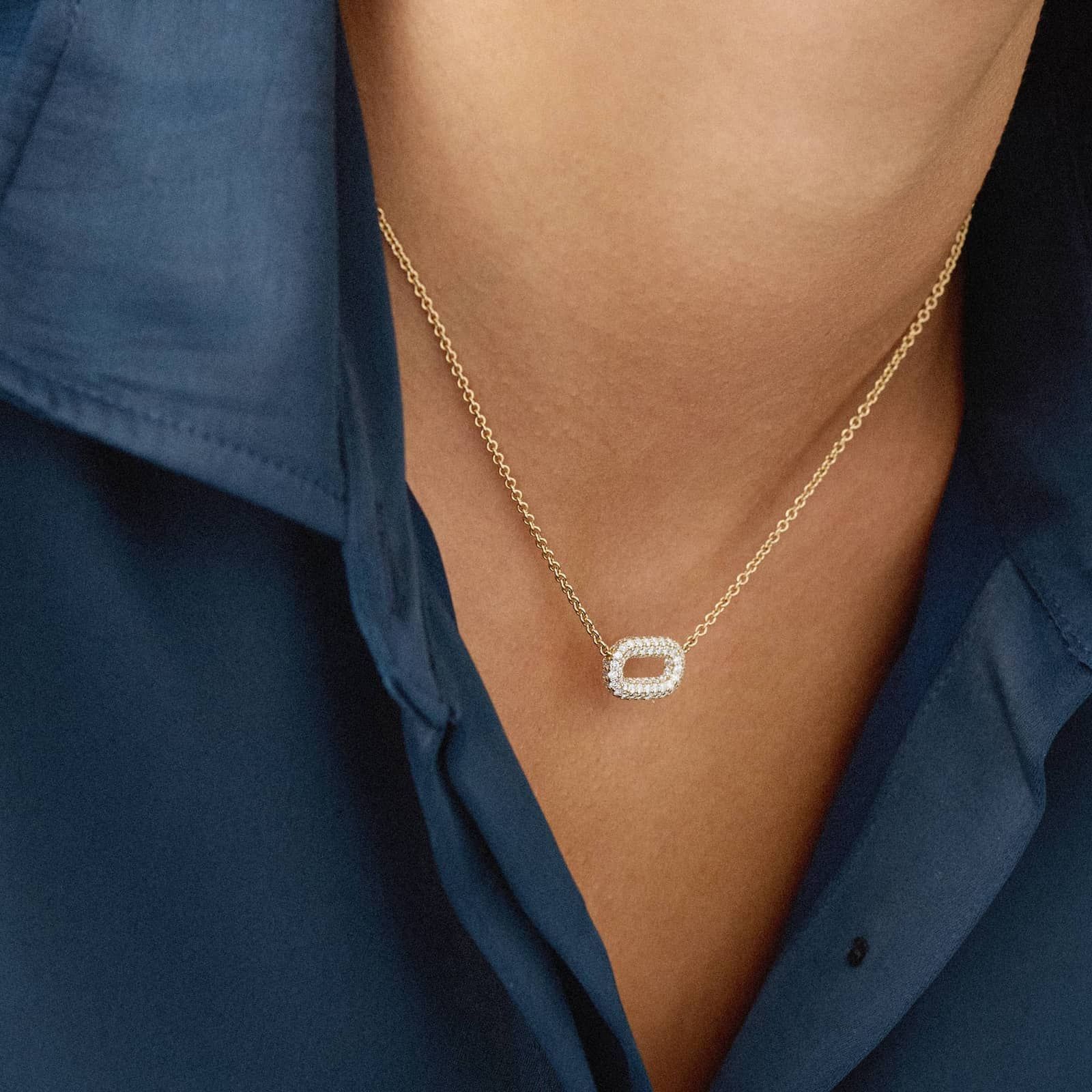 Ellipse Pendant in 14K Yellow Gold with Diamonds
