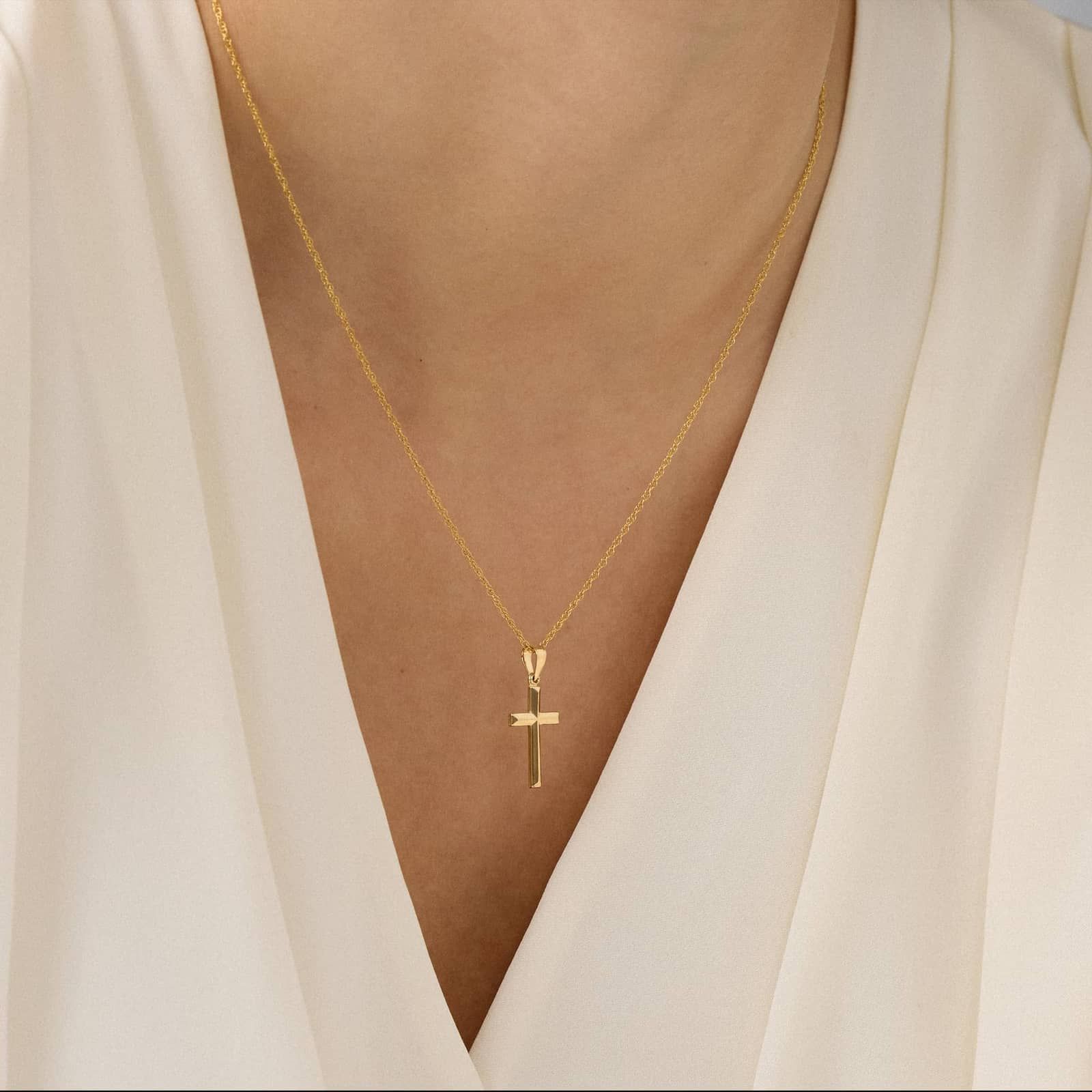 Plain Metal Cross Necklace in 14K Yellow Gold