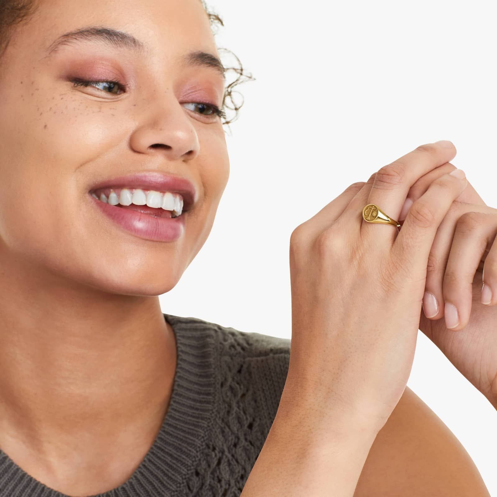 Libra Zodiac Signet Ring In 14K Yellow Gold