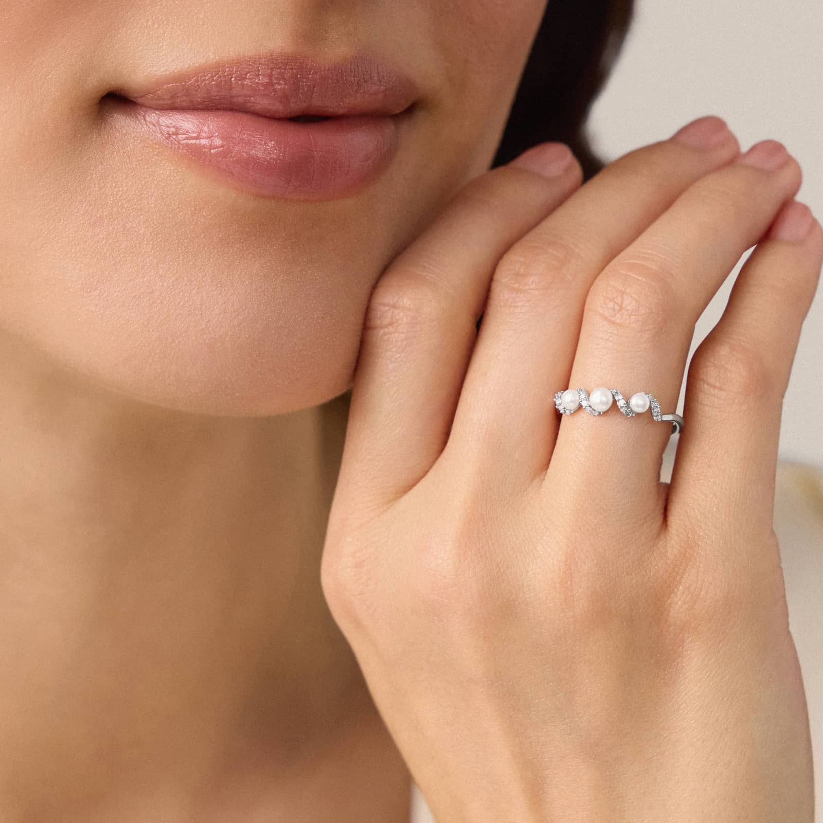 Freshwater Pearl and Diamond Swirl Ring in 14K White Gold (1/10 ct. tw.)
