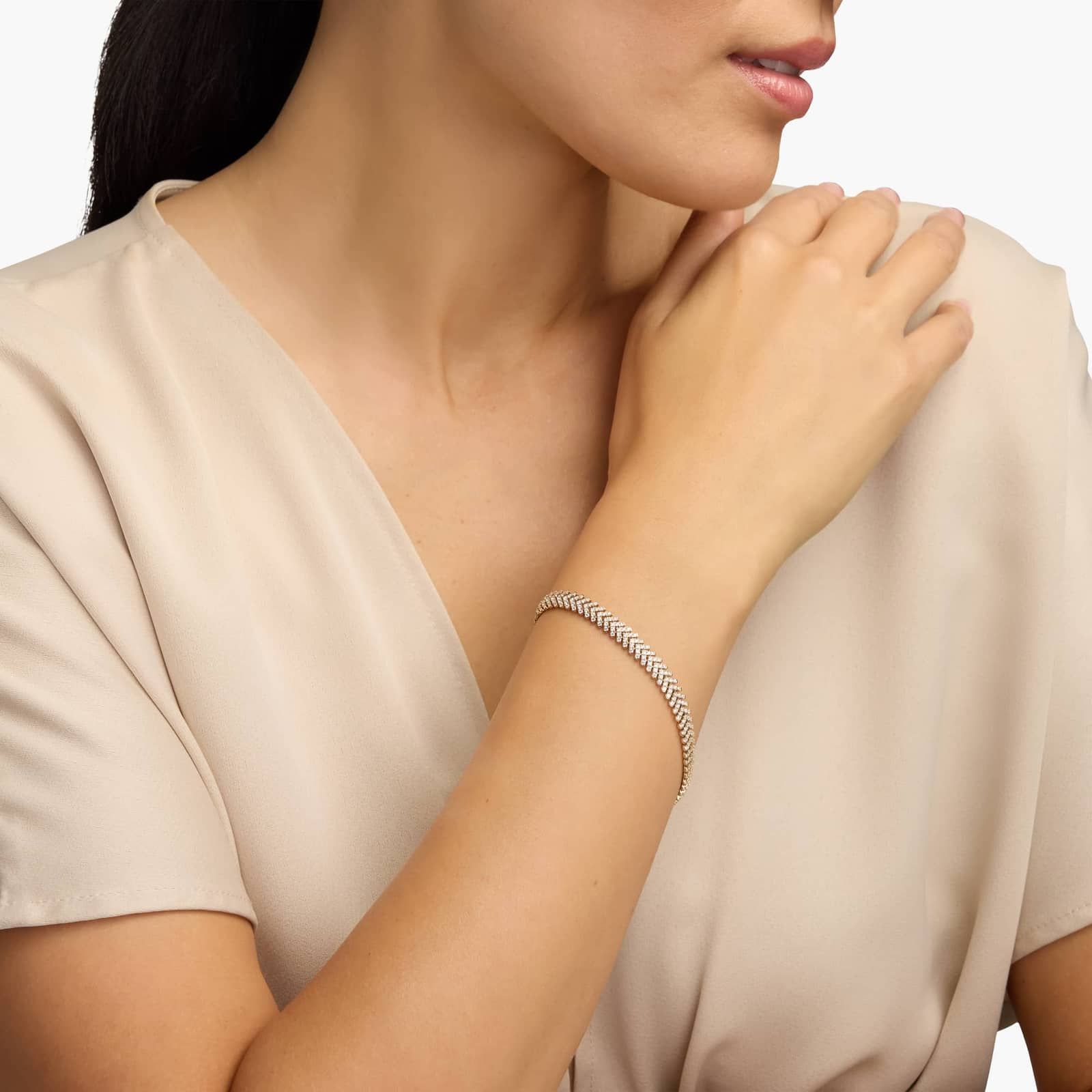 Pave Arrow Diamond Tennis Bracelet in 14k White Gold (3 1/5 Ct. Tw.)