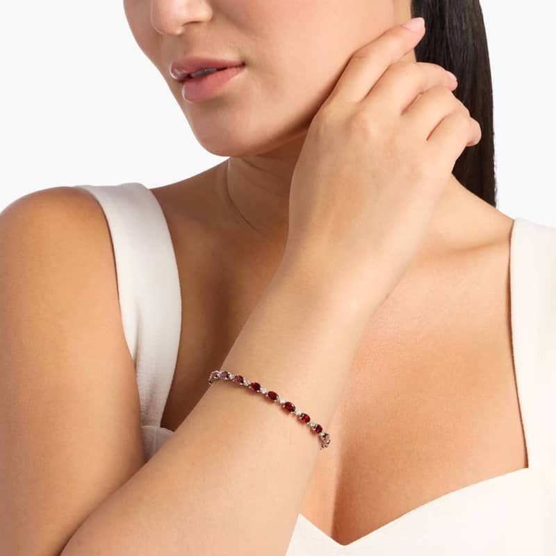 East-west Oval Garnet Fashion Bracelet in Sterling Silver