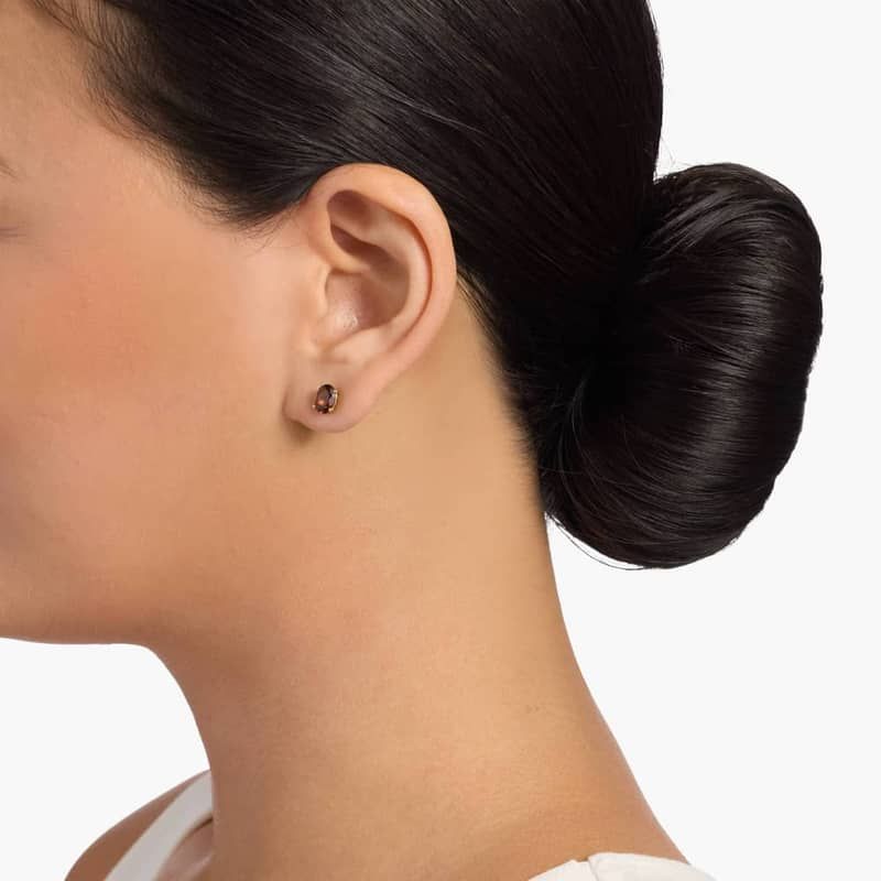 Oval Birthstone Garnet Stud Earrings in 14K Yellow Gold (7x5mm)