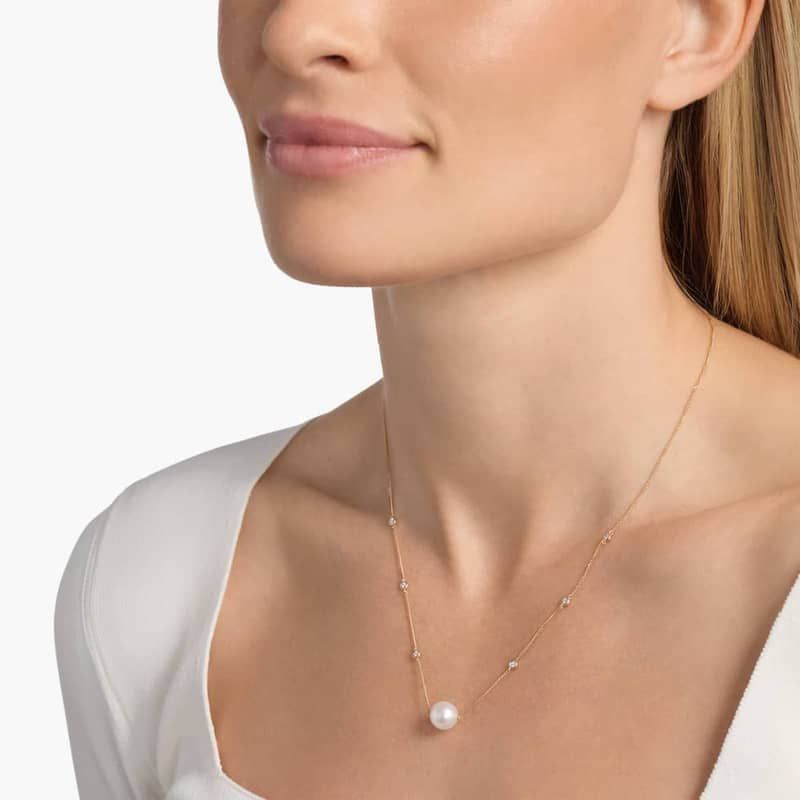 White Freshwater Pearl and Diamond Necklace in 14k Yellow Gold (8.5-9 mm)