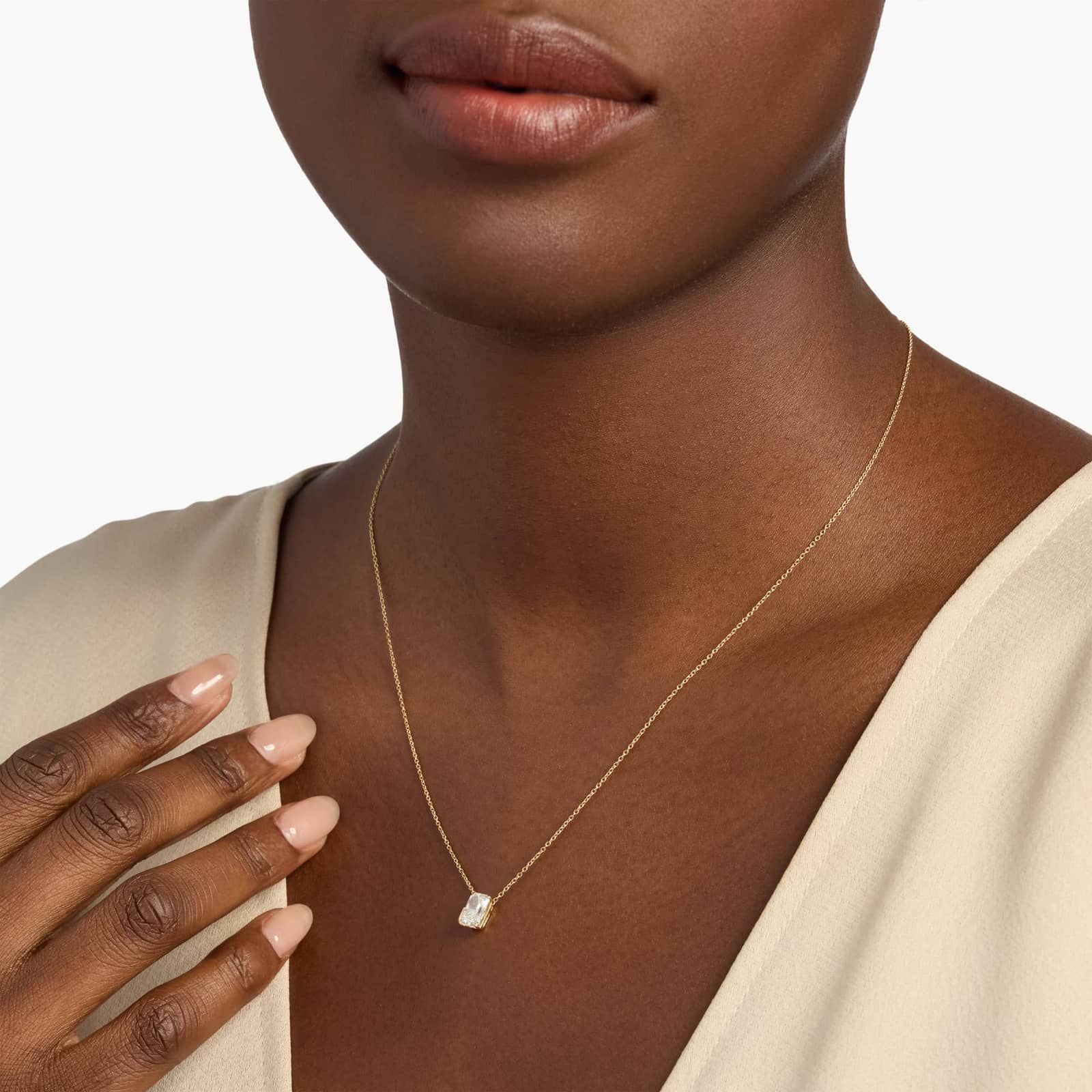 Diamond Radiant Cut Partial-Bezel Solitiare Pendant in 14K Yellow Gold (1 Ct. Tw.)