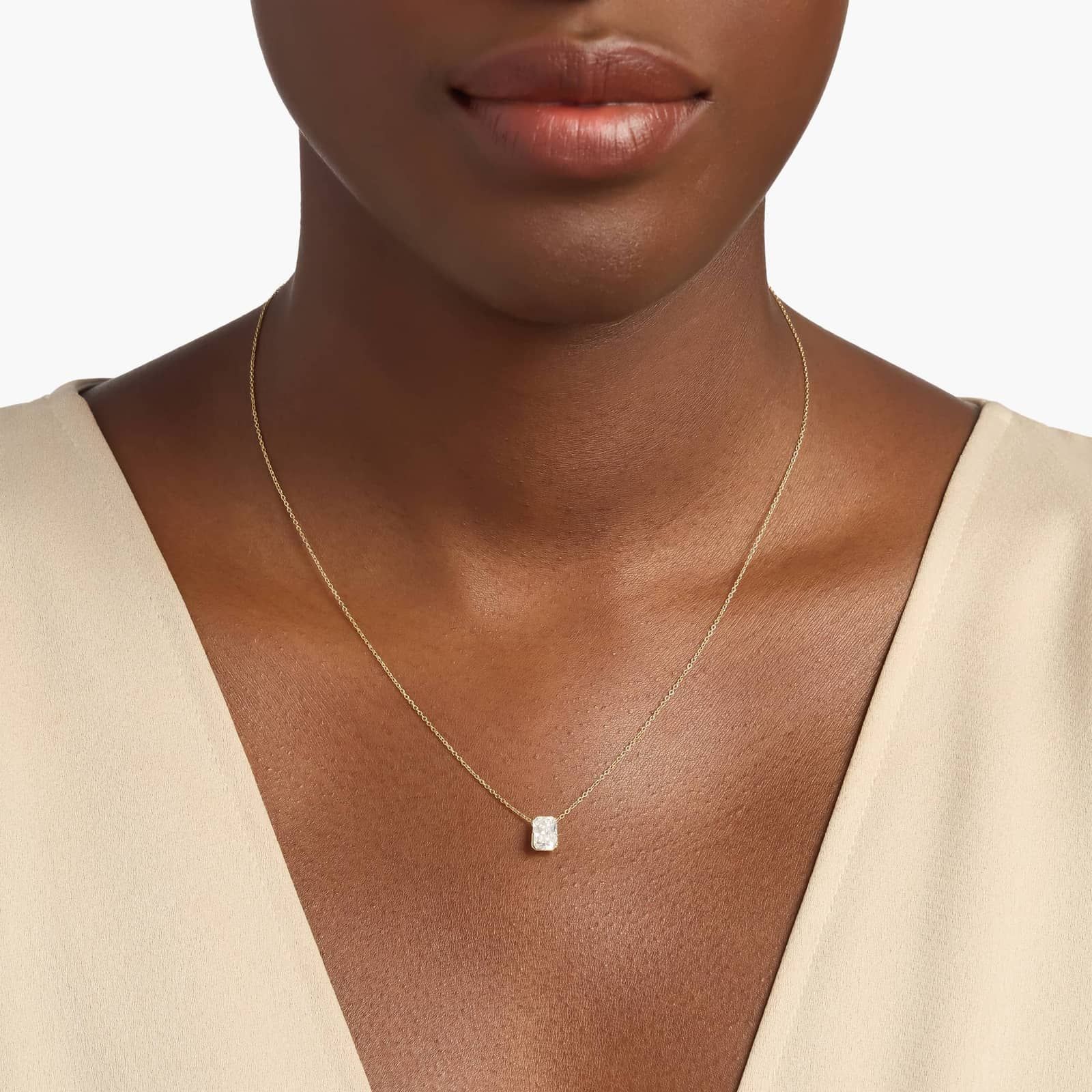 Diamond Radiant Cut Partial-Bezel Solitiare Pendant in 14K Yellow Gold (1 Ct. Tw.)