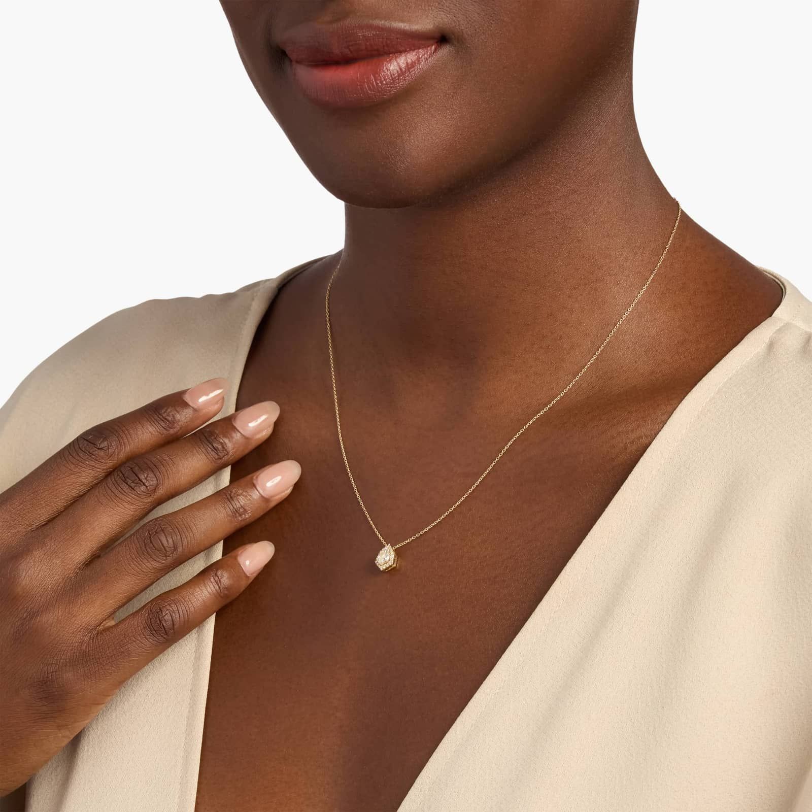 Diamond Pear Six Edge Halo Pendant in 14K Yellow Gold (2/5 Ct. Tw.)