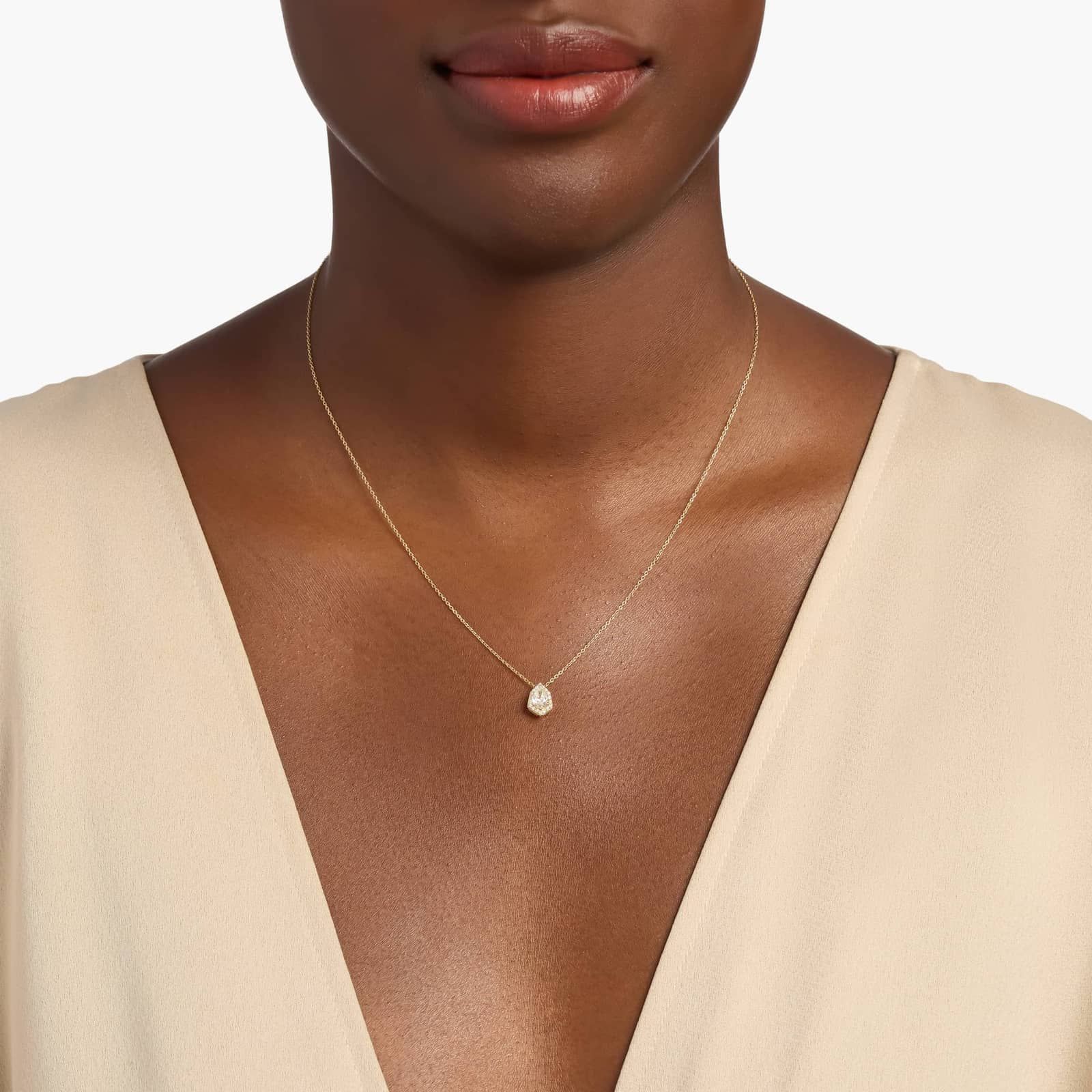 Diamond Pear Six Edge Halo Pendant in 14K Yellow Gold (2/5 Ct. Tw.)