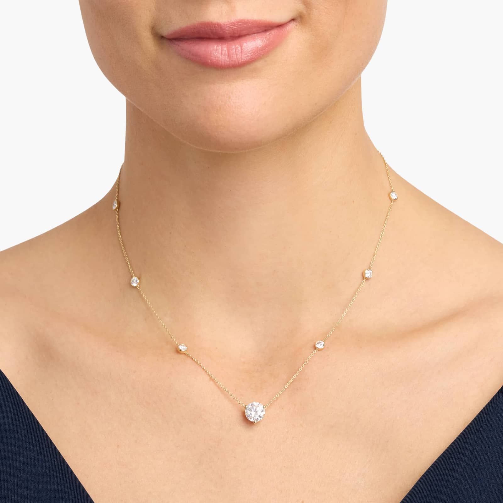 Diamond Station Pendant in 14k White Gold (3 Ct. Tw.)