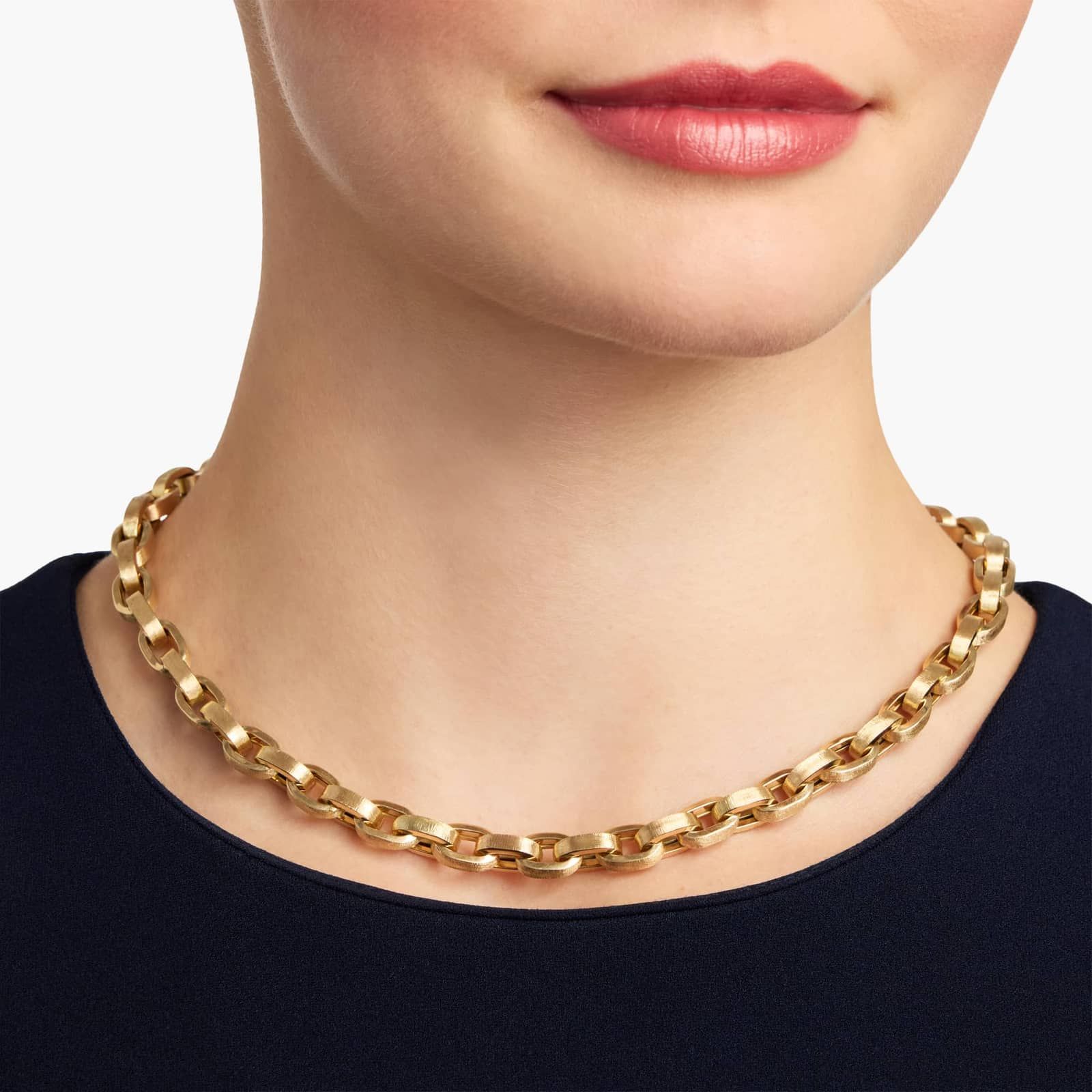 18.5" Textured Oval Link Necklace in 14K Yellow Gold