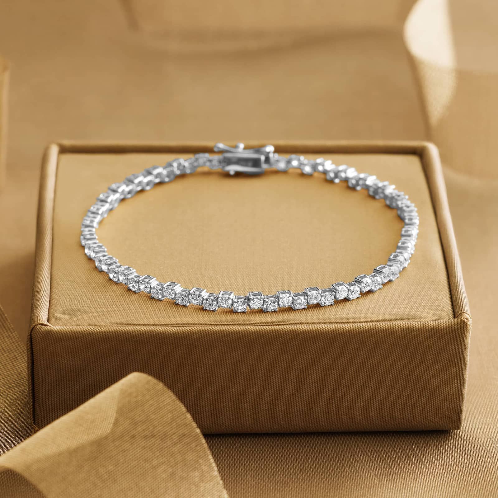Alternating Lab-Grown Diamond Bracelet in 14K White Gold (4 ct. tw.)