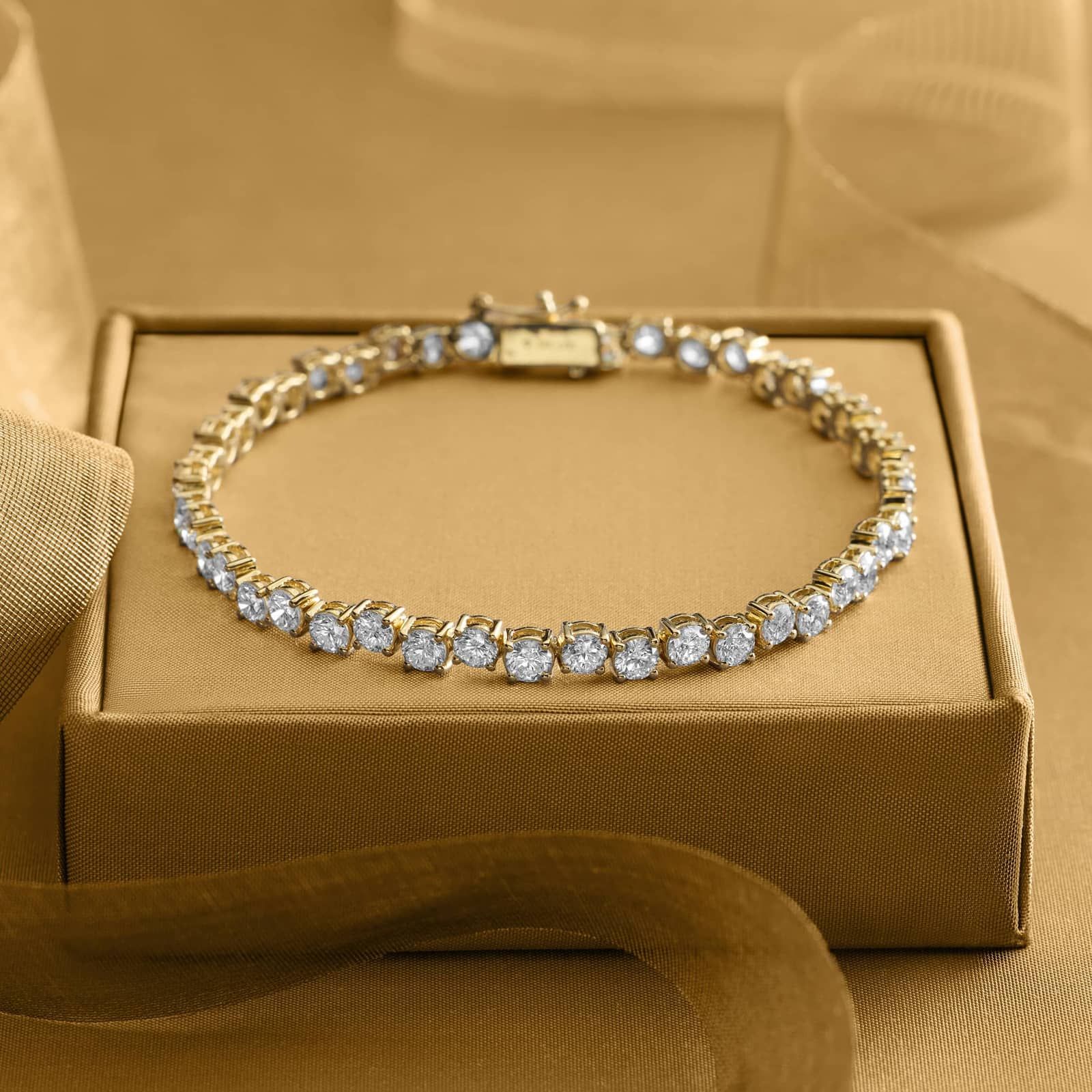 Alternating Lab-Grown Diamond Bracelet in 14K Yellow Gold (8 ct. tw.)