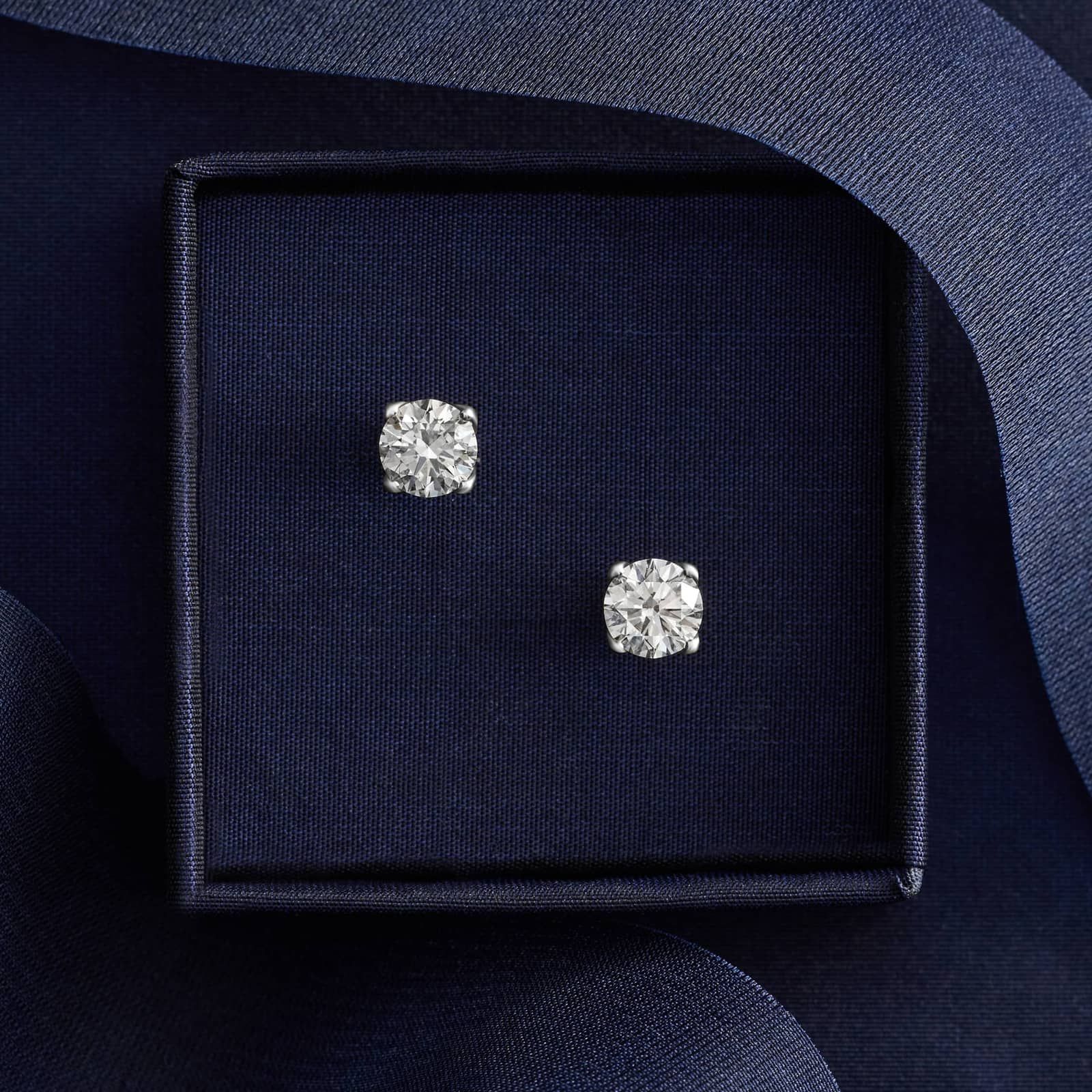 Petal Diamond Stud Earrings in 14K White Gold (1 1/2 ct. tw.)