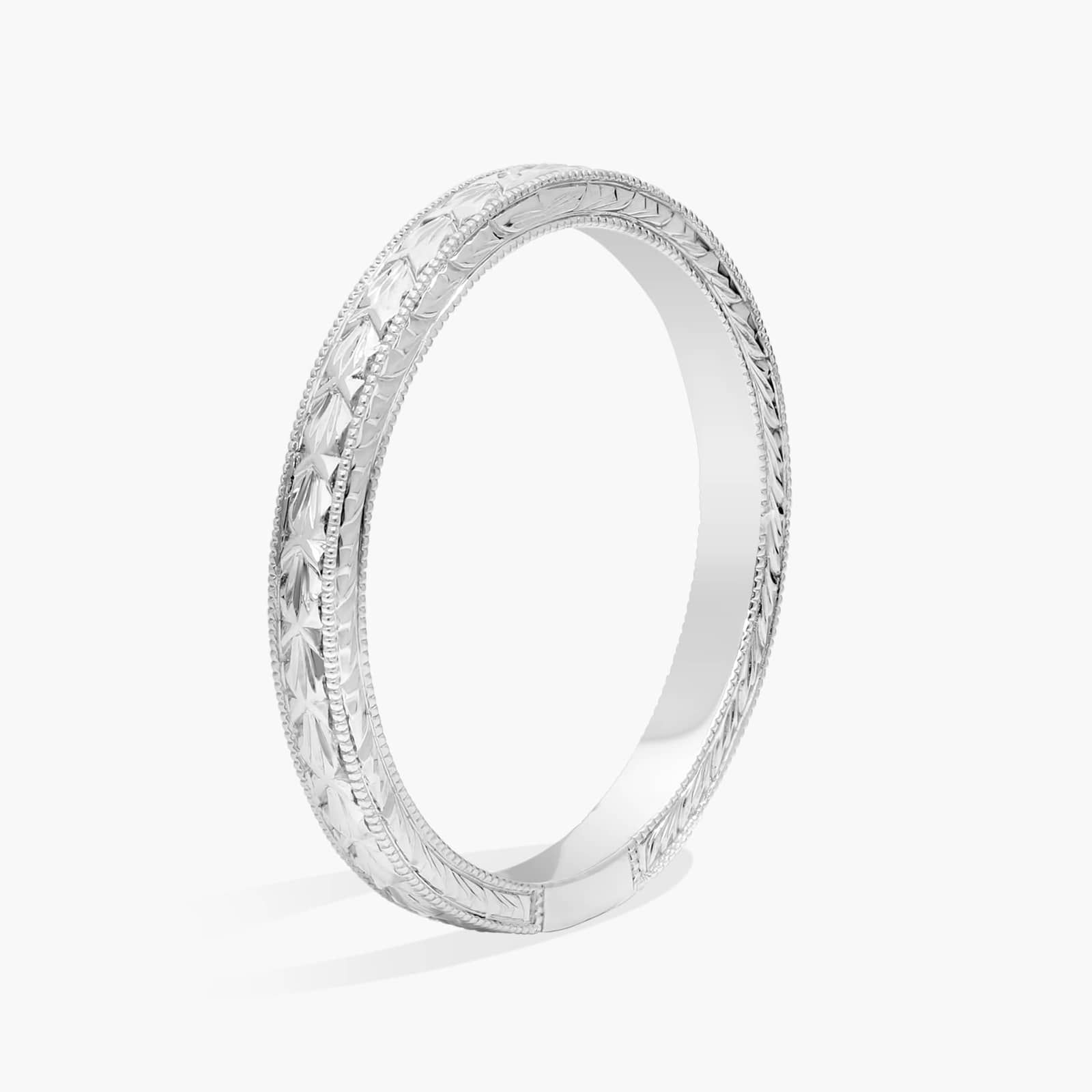 Hand-Engraved Wedding Ring in Platinum (2.3 mm)