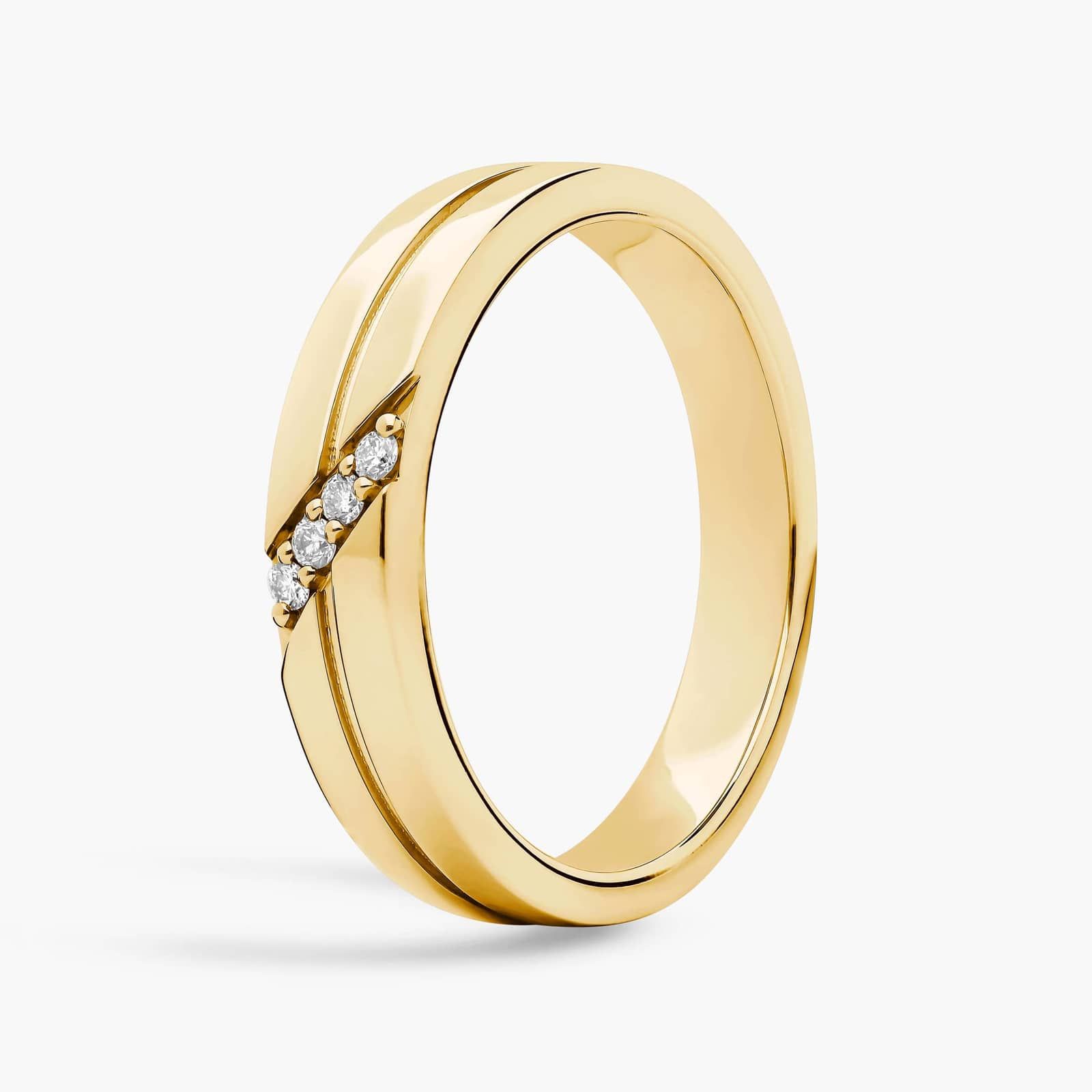 Men's Baguette with Round Accent Wedding Ring in 14k Yellow Gold (1/10 ct. tw.)