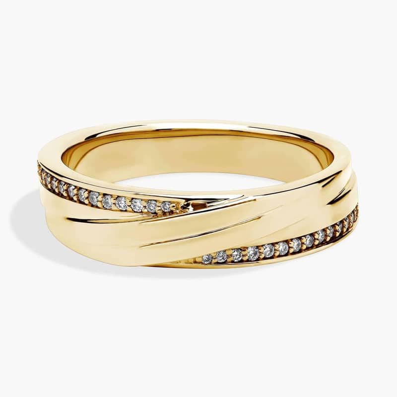 Diagonal Lined with Pavé Diamond Edge Men's Wedding Ring in 14k Yellow Gold (1/8 ct. tw.)