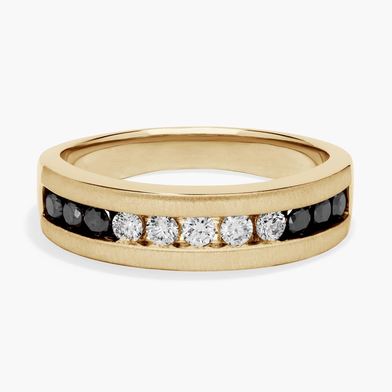 Black and White Diamond Wedding Ring in 18K Yellow Gold (5/8 Ct. Tw.)