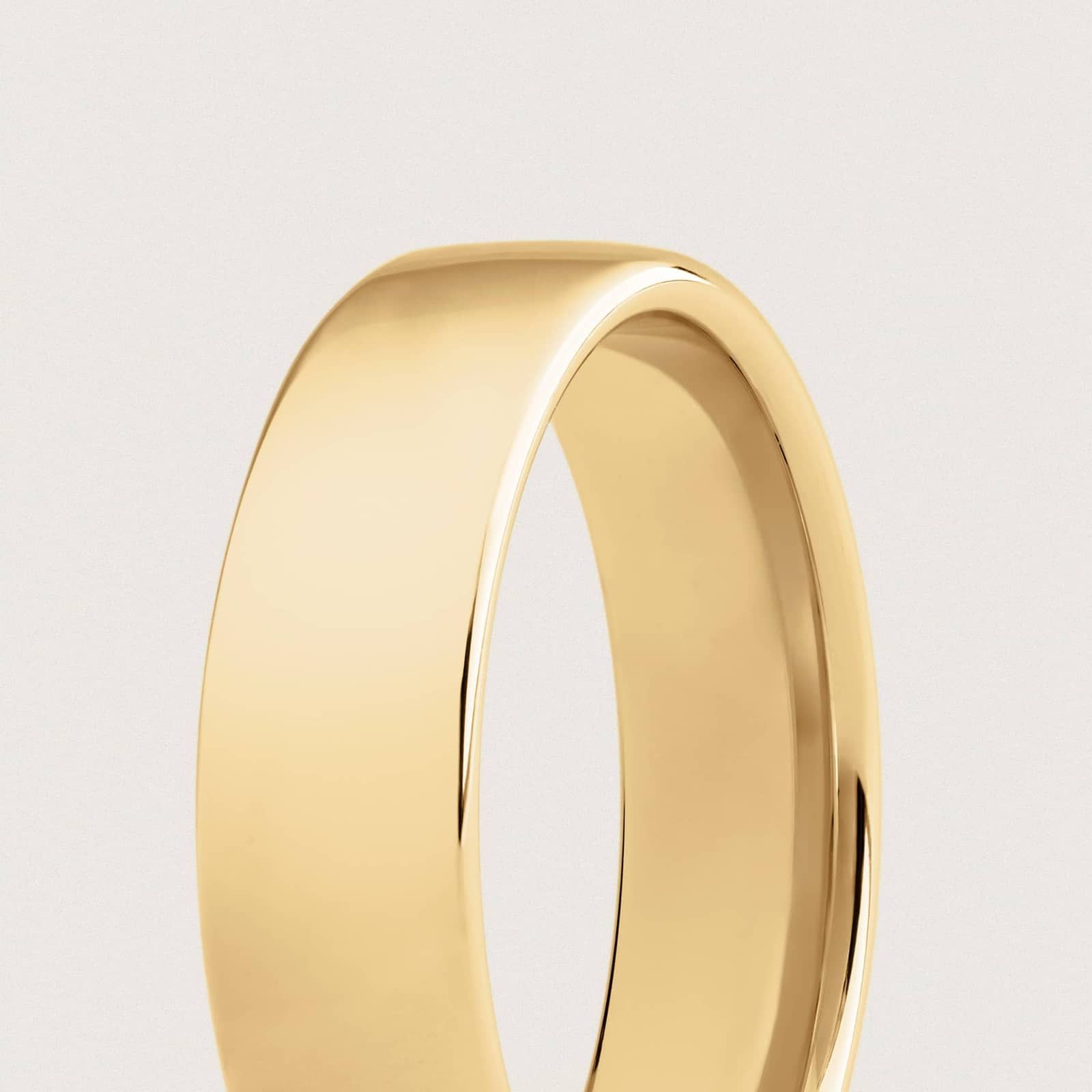 Low Dome Comfort Fit Wedding Ring in 18k Yellow Gold (6mm)