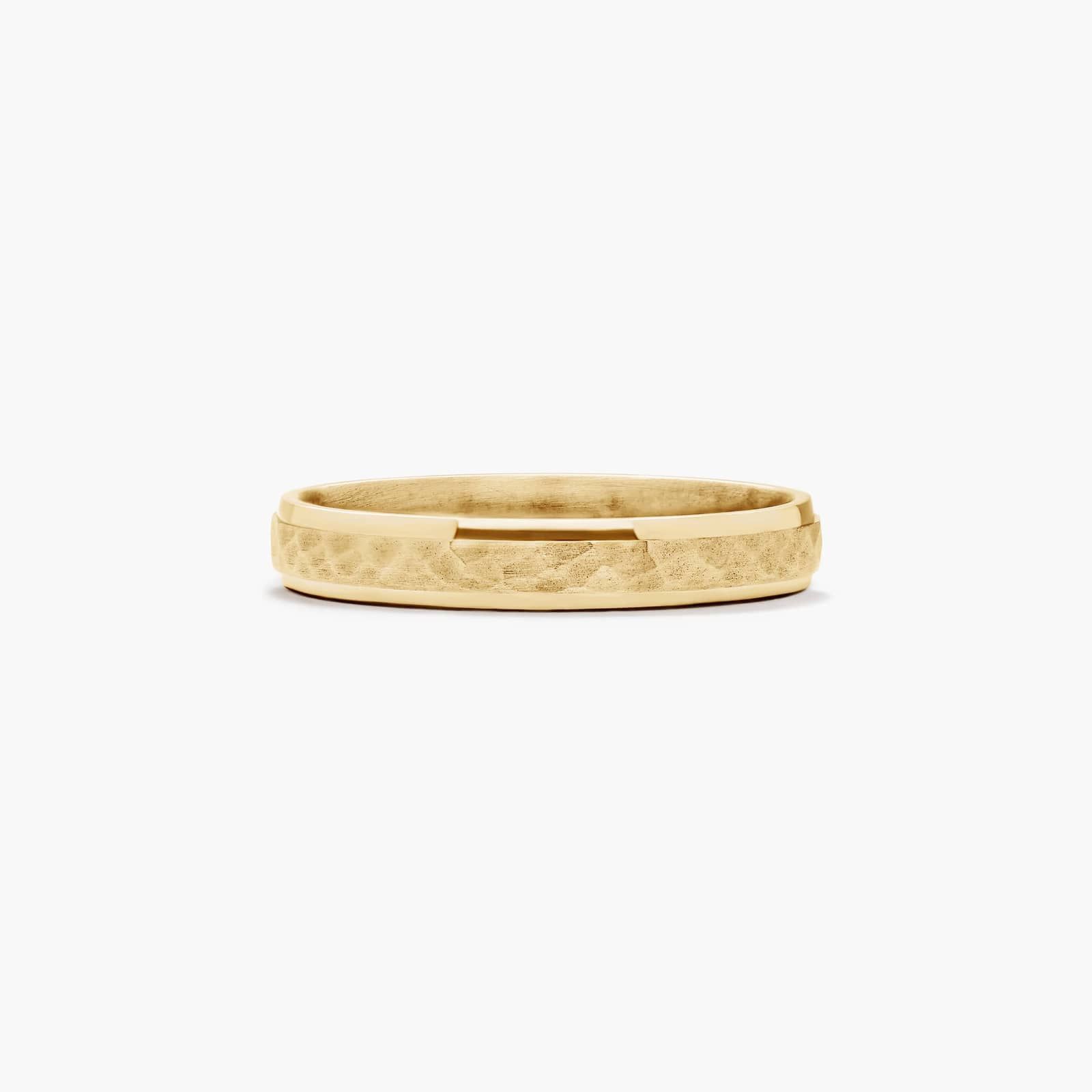 Comfort Fit Hammered Men's Wedding Band In 18K Yellow Gold (4.00mm) By James Allen