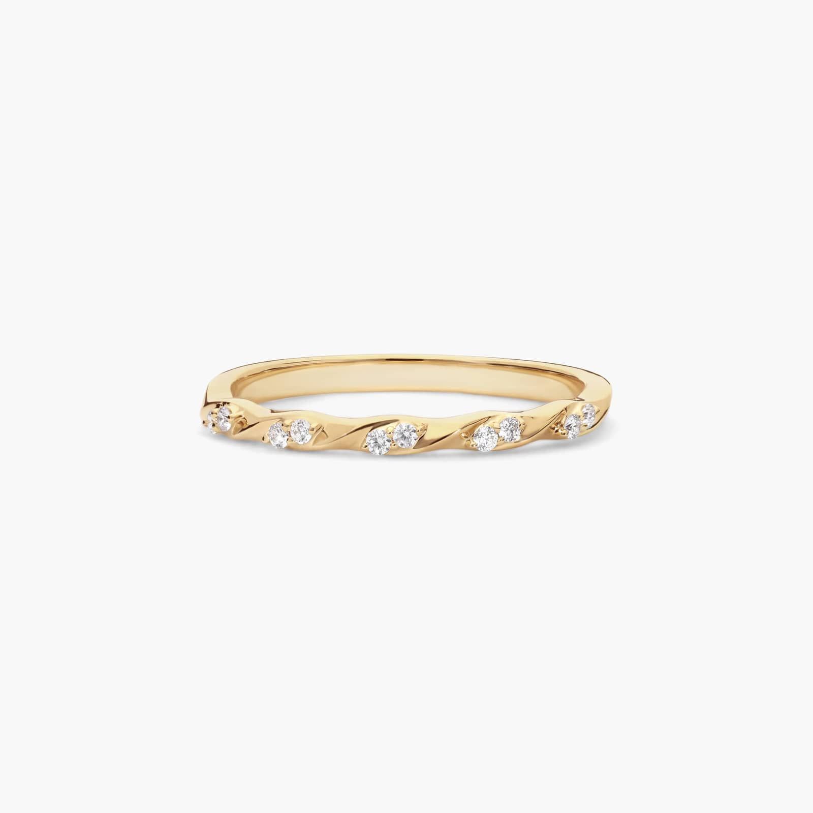 Twisted Diamond Ring in 14K Yellow Gold (1/15 ct. tw.)