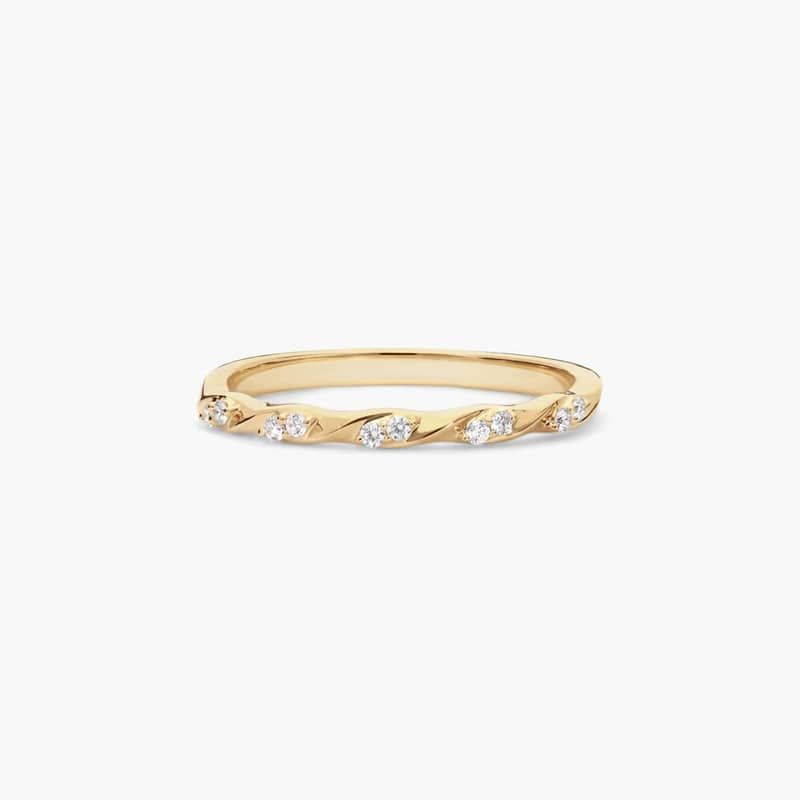 Twisted Diamond Ring in 14K Yellow Gold (1/15 ct. tw.)