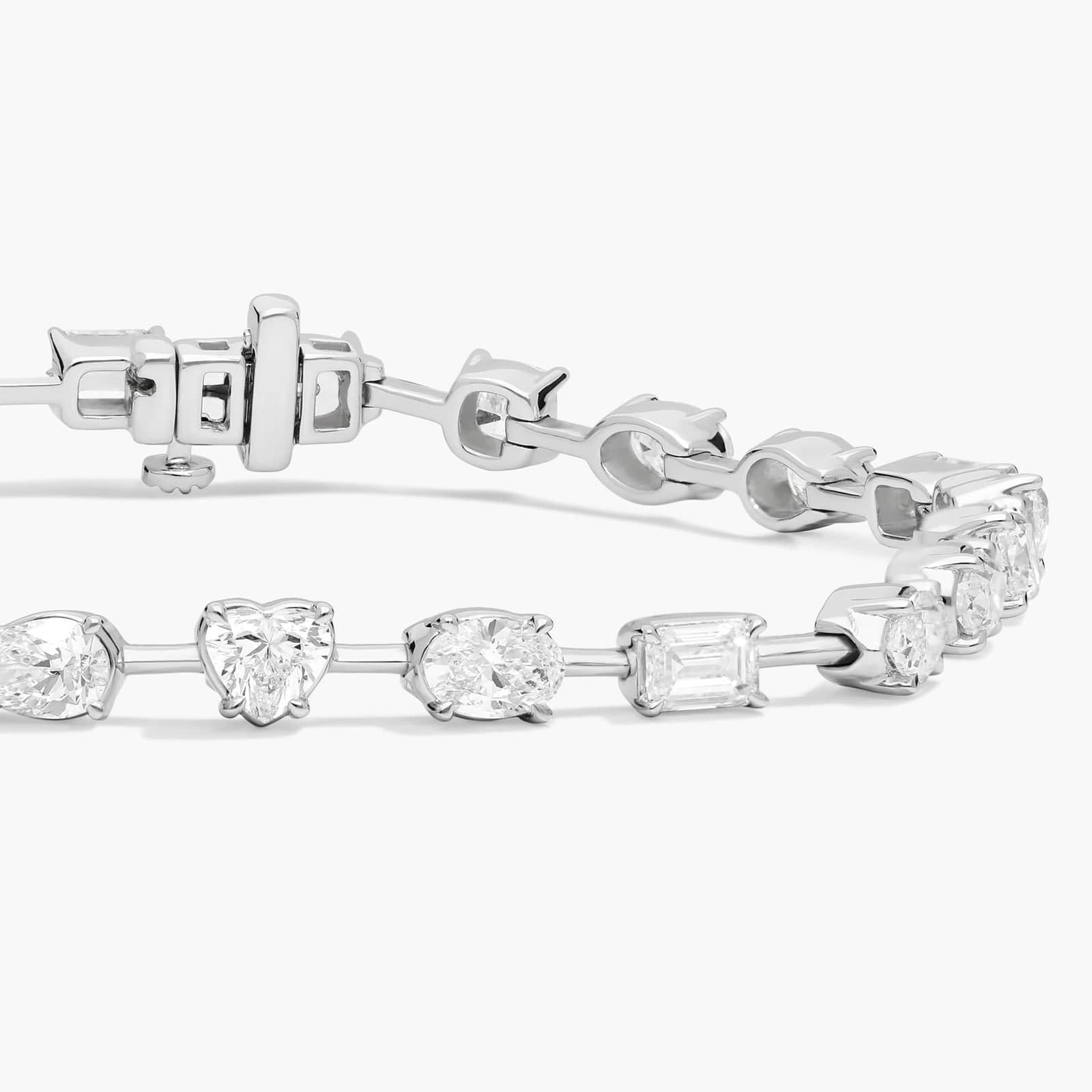 Alternating Shaped Diamond Bracelet in 18k White Gold (6 1/2 ct. tw.)