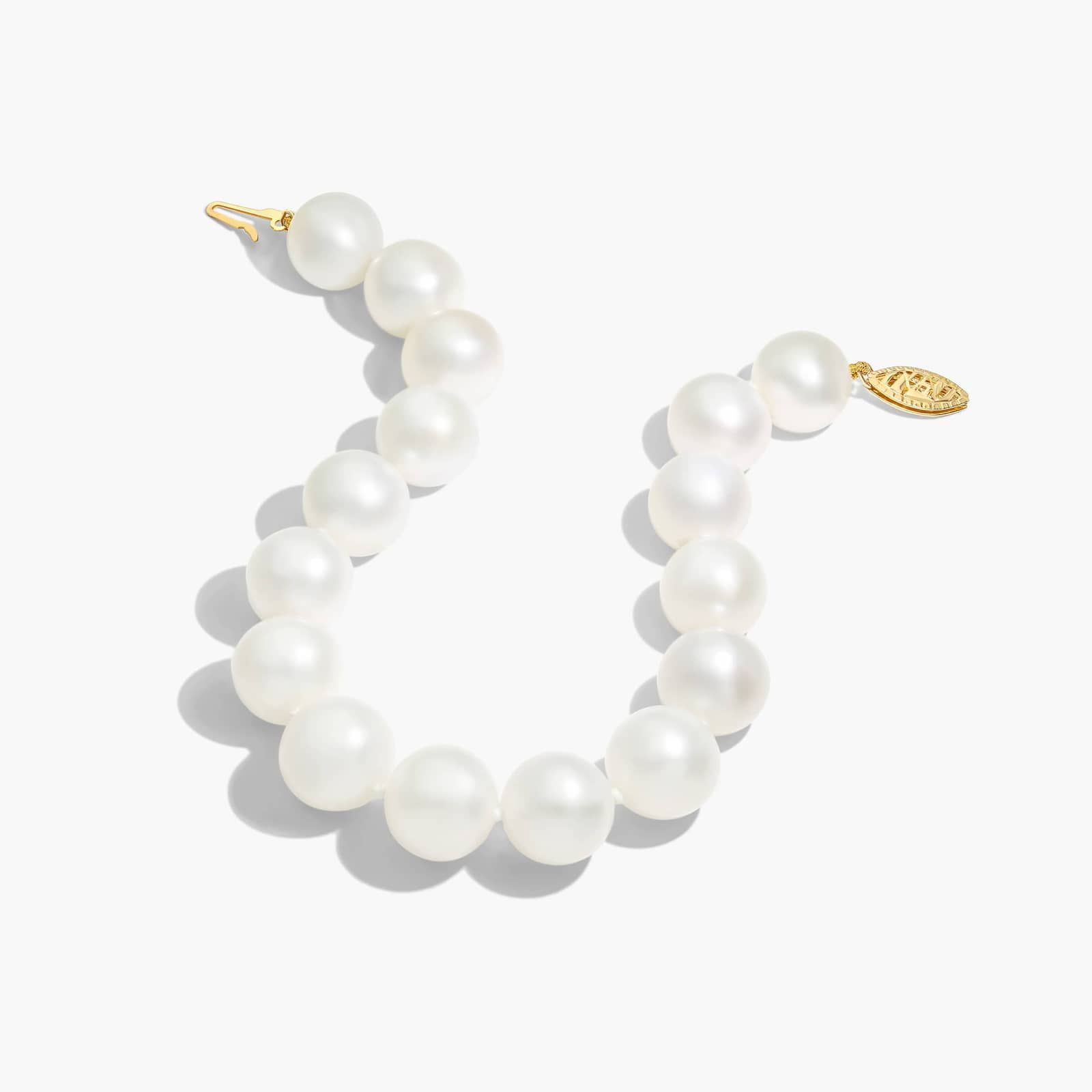 Freshwater Cultured Pearl Fish Clasp Bracelet In 14K Yellow Gold (10-11 mm) By James Allen