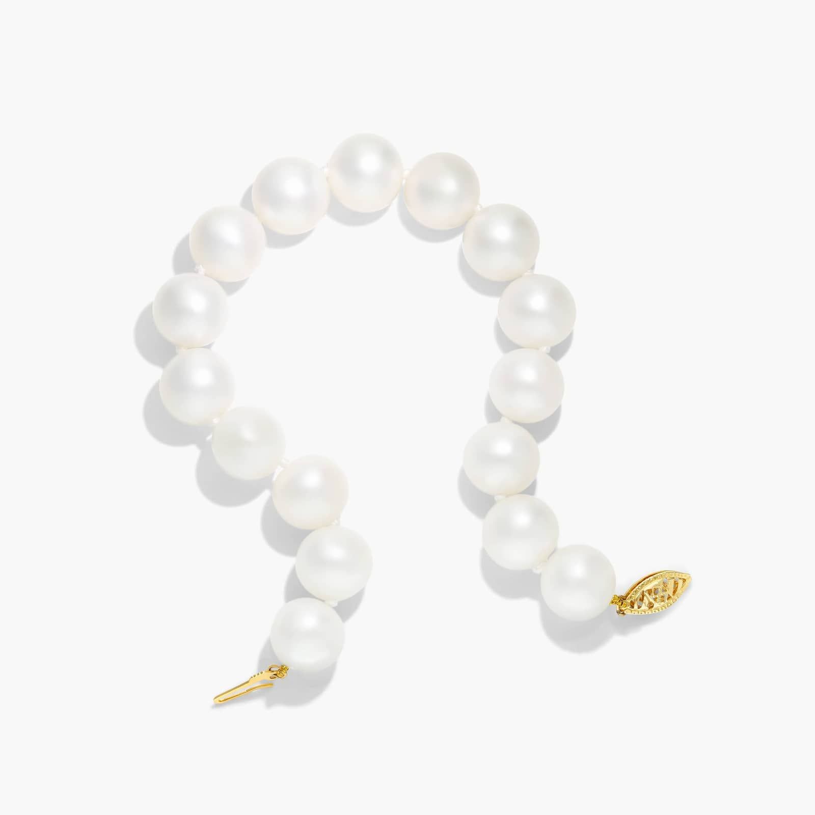 Freshwater Cultured Pearl Fish Clasp Bracelet In 14K Yellow Gold (10-11 mm) By James Allen