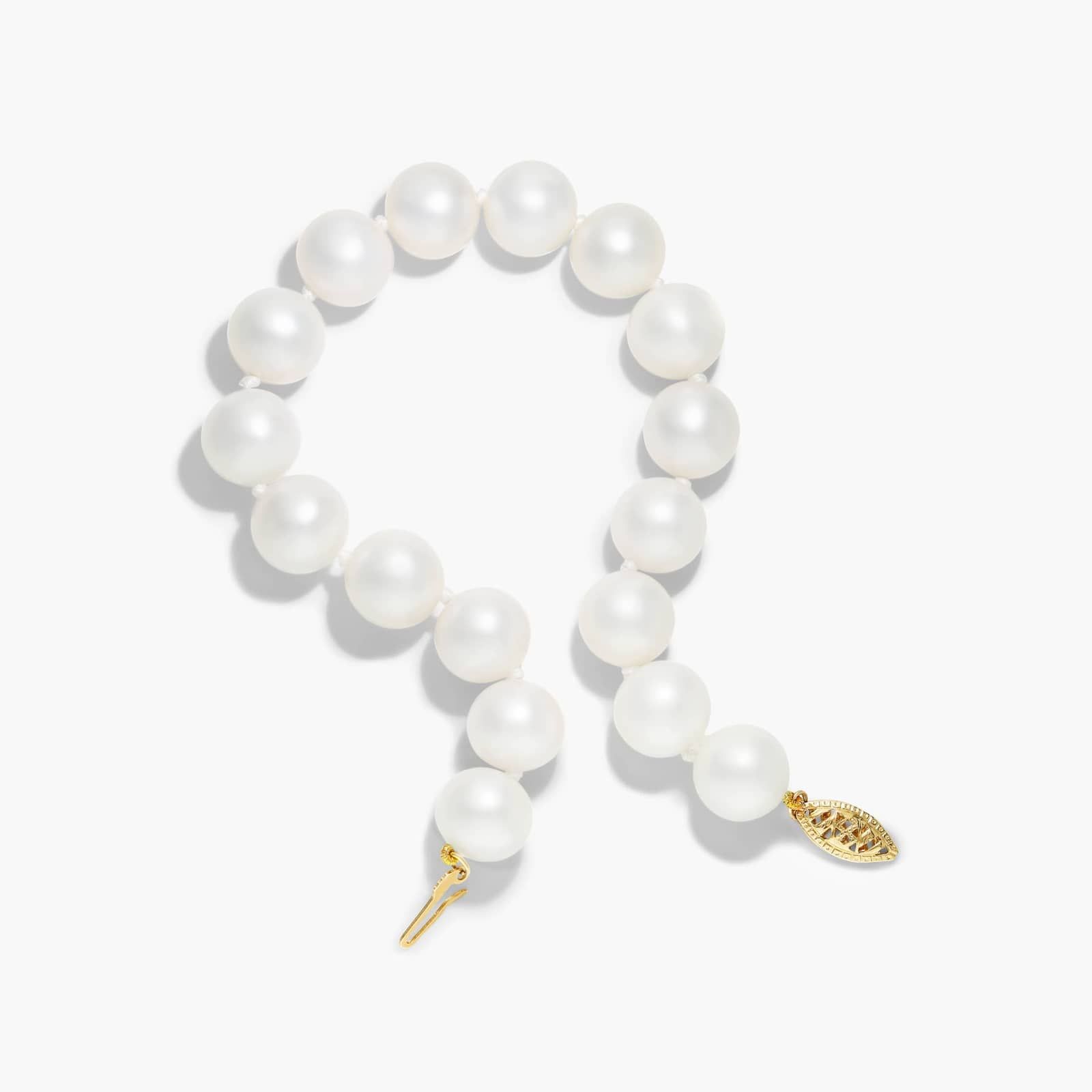 Freshwater Cultured Pearl Fish Clasp Bracelet In 14K Yellow Gold (9-10 mm) By James Allen